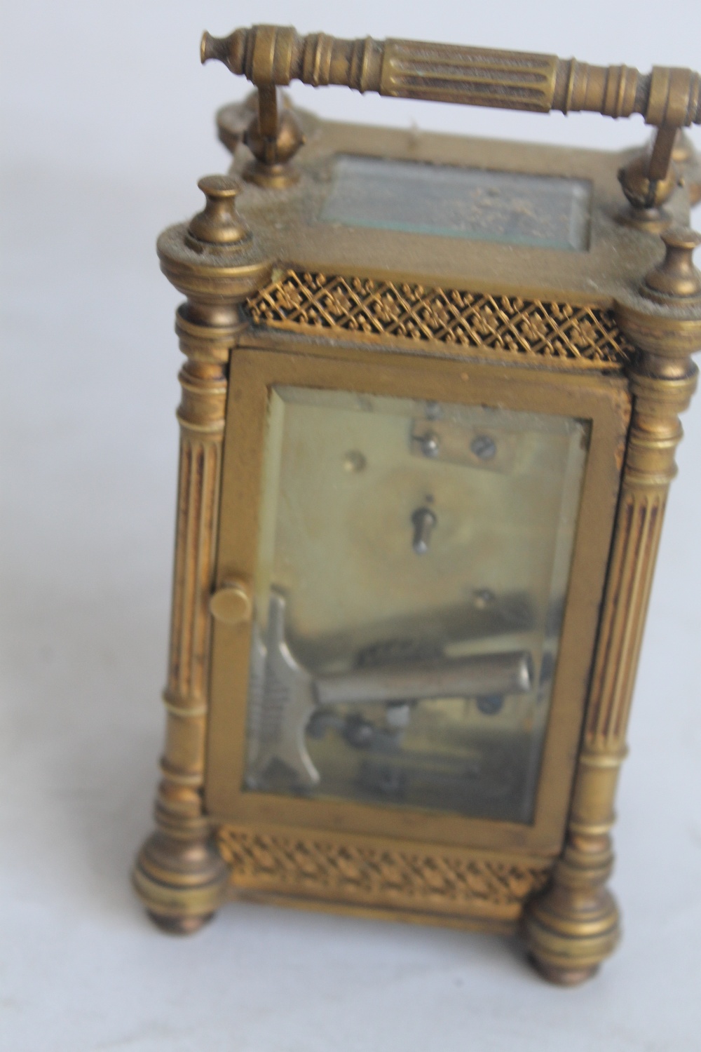 AN ANTIQUE GILT METAL CASED CONTINENTAL CARRIAGE CLOCK - Image 3 of 4