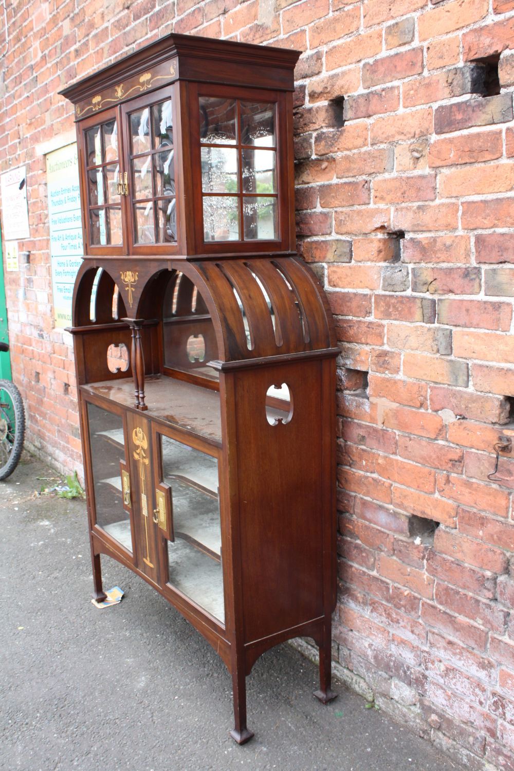 AN ART NOUVEAU MAHOGANY INLAID DISPLAY CABINET IN THE STYLE OF SHAPLAND AND PETTER, the upper - Image 7 of 14