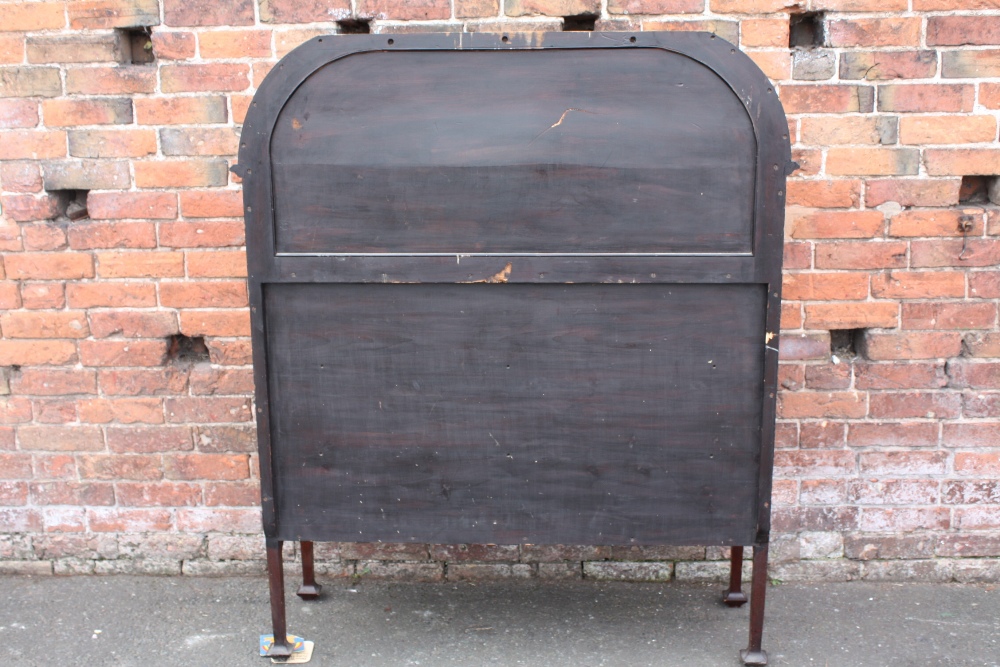 AN ART NOUVEAU MAHOGANY INLAID DISPLAY CABINET IN THE STYLE OF SHAPLAND AND PETTER, the upper - Image 13 of 14