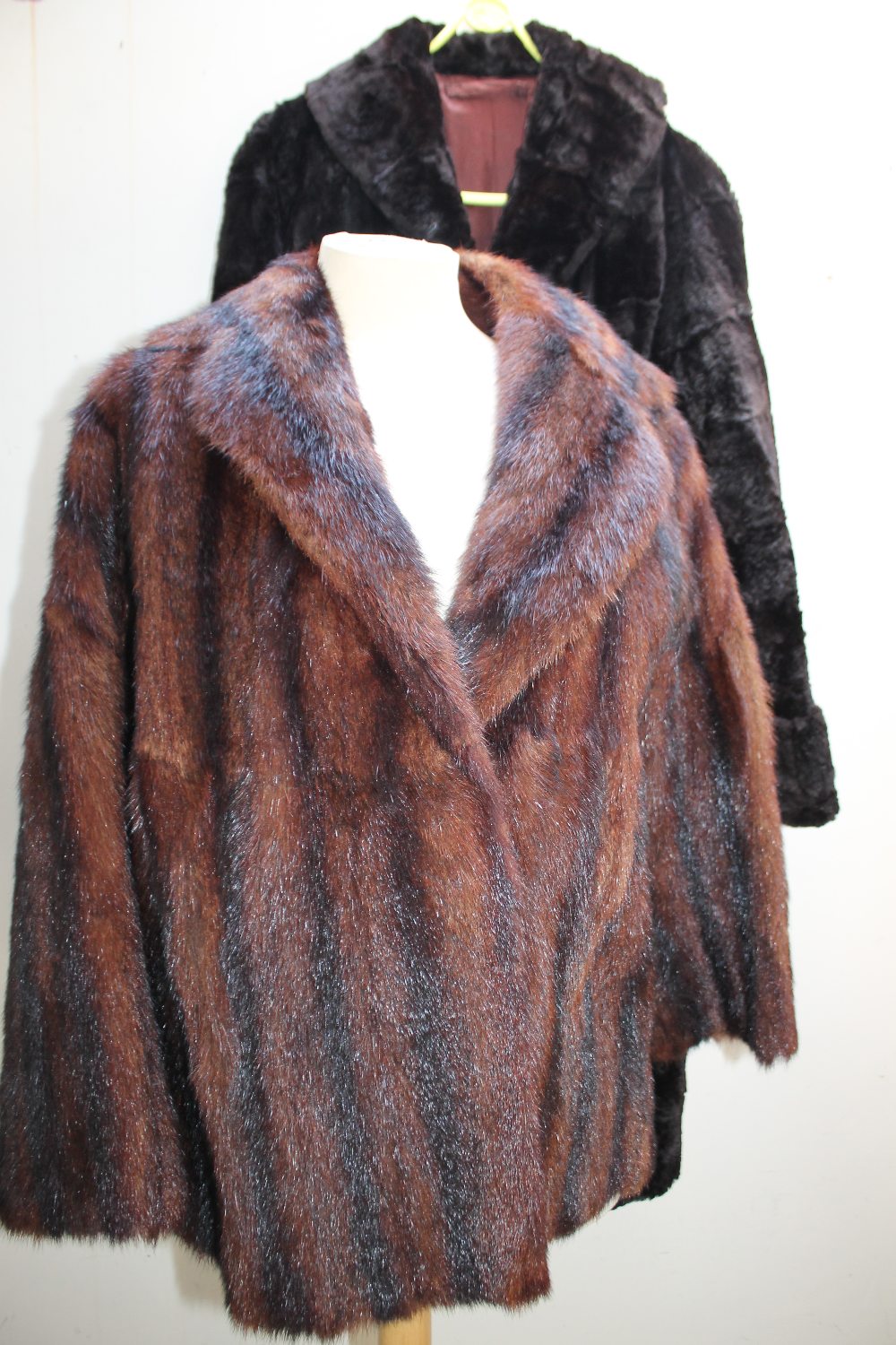 TWO LADIES VINTAGE REAL FUR COATS, comprising a short musquash striped brown jacket and a black - Image 4 of 4