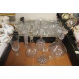 A COLLECTION OF GLASSWARE TO INCLUDE DECANTERS