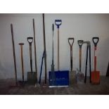 A QUANTITY OF ASSORTED HAND TOOLS ETC