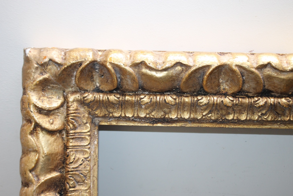 A 19TH CENTURY STYLE CARVED WOODEN GOLD FRAME, rebate 80 x 60 cm, width of frame 9 cm - Image 3 of 3