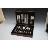 A HALLMARKED SILVER 44 PIECE CANTEEN OF CUTLERY BY THE YATES BROTHERS - SHEFFIELD 1986, consisting