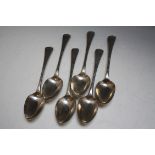 A SET OF SIX EARLY GEORGIAN HALLMARKED SILVER TABLE SPOONS BY THOMAS CHAWNER - LONDON 1773, having