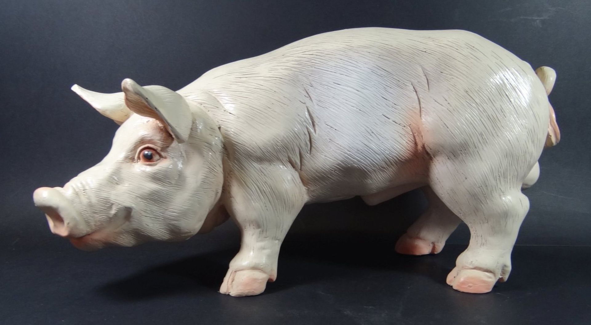 grosses Deko-Schweinchen, Kunstmasse, H-21 cm, L-45 cm