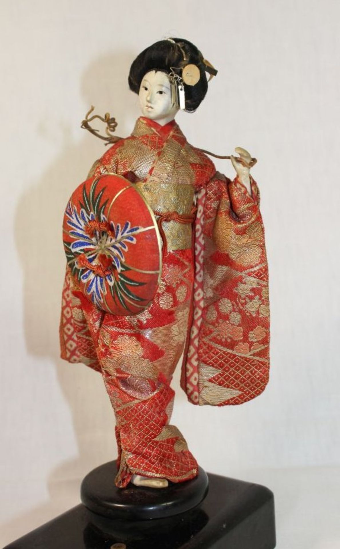 Spieluhr, Japan, drehnde Geisha-Puppe, wohl Anf. 20. Jhd., guter Zustand, Werk läuft, H-30cm - Bild 2 aus 3