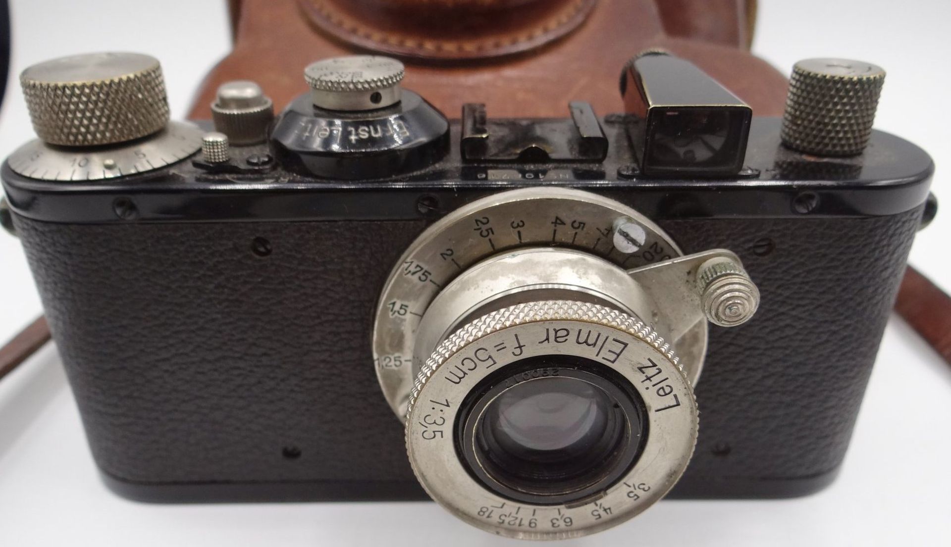 Kamera-Leica Standard Modell E in schwarzer Ausführung von 1936 , Nr. 196716, gut erhalten mit
