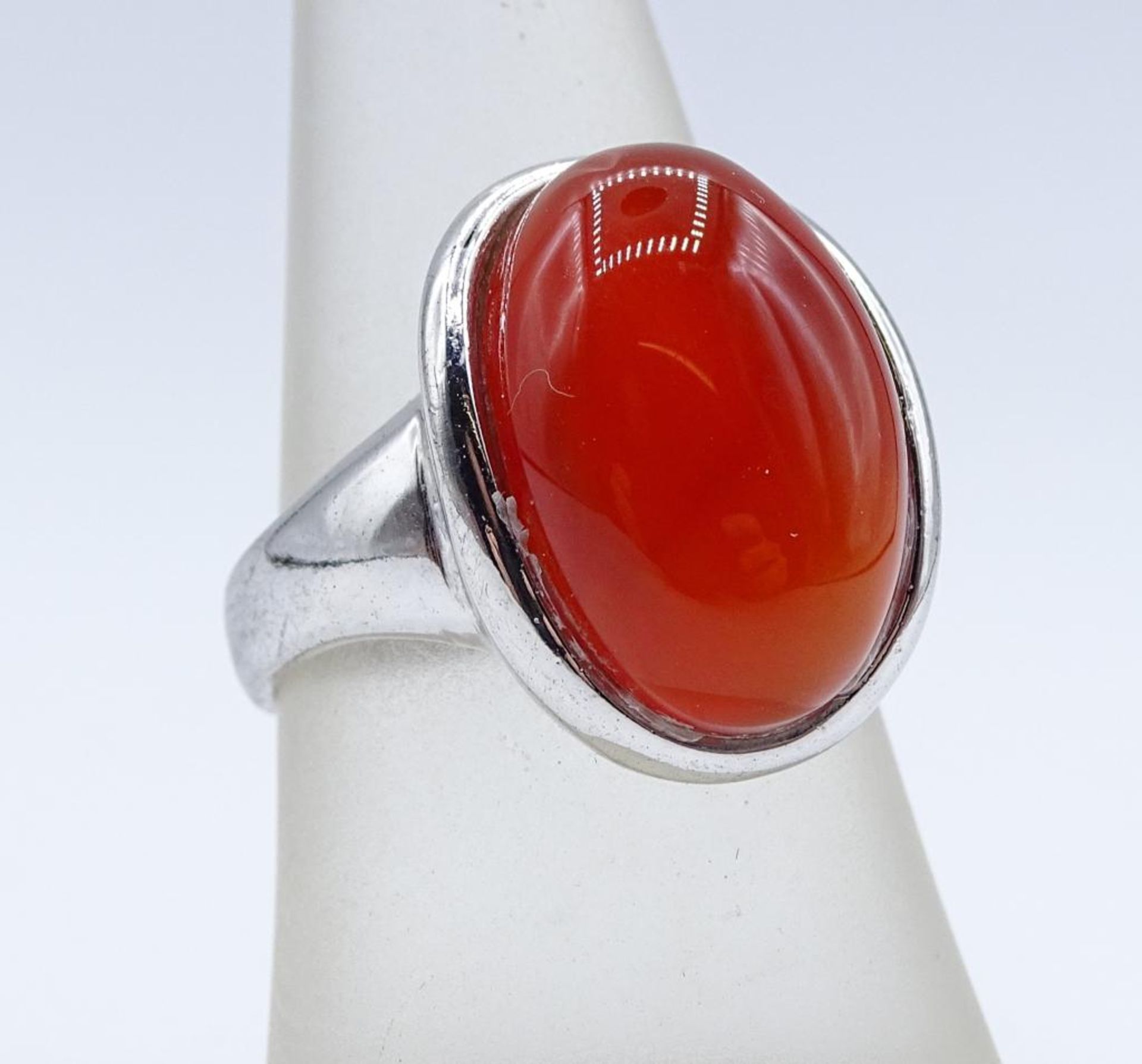 835er Silber Ring mit einen roten Cabochon,6,9gr., RG 55