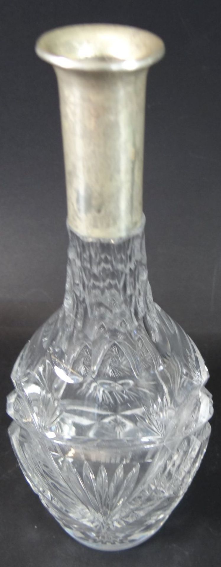 kl. Kristallkaraffe mit Silberhals-800-, H-20 cm, Stöpsel fehl - Bild 2 aus 3