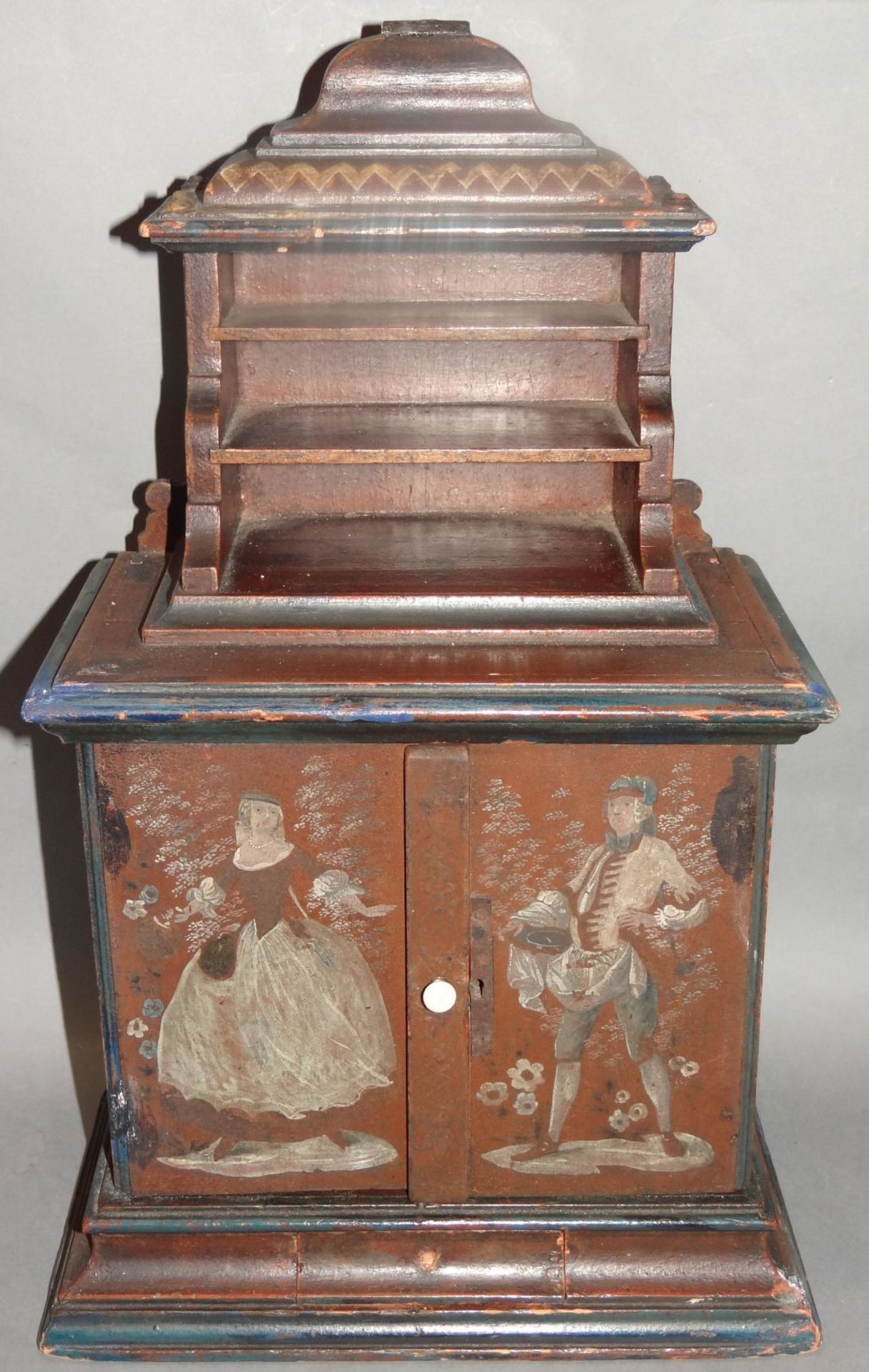 Miniatur Kabinettschrank um 1750, umlaufend und innen bemalt, H-42,5 cm, B-27 cm, T-16 cm,