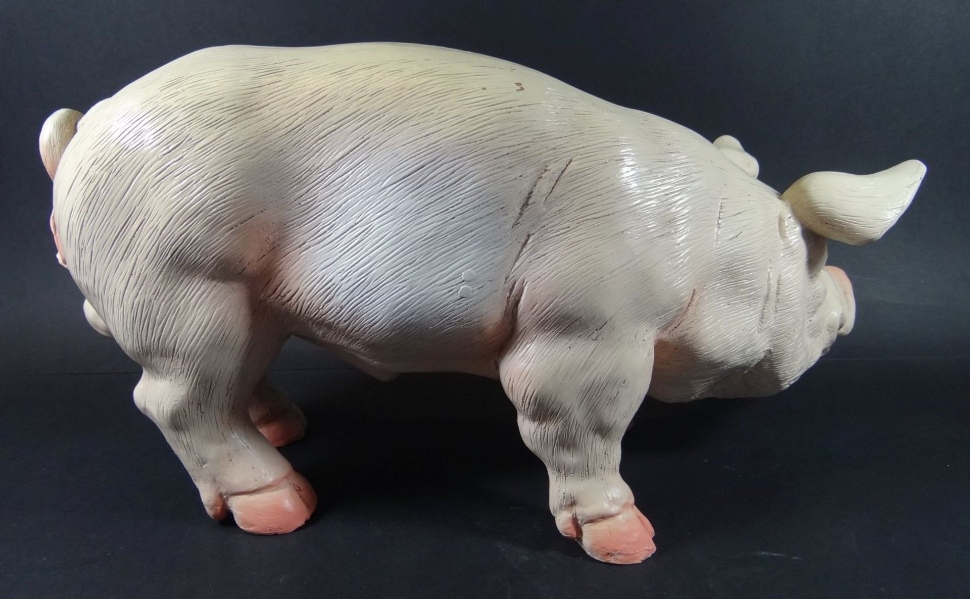 grosses Deko-Schweinchen, Kunstmasse, H-21 cm, L-45 cm - Bild 3 aus 4