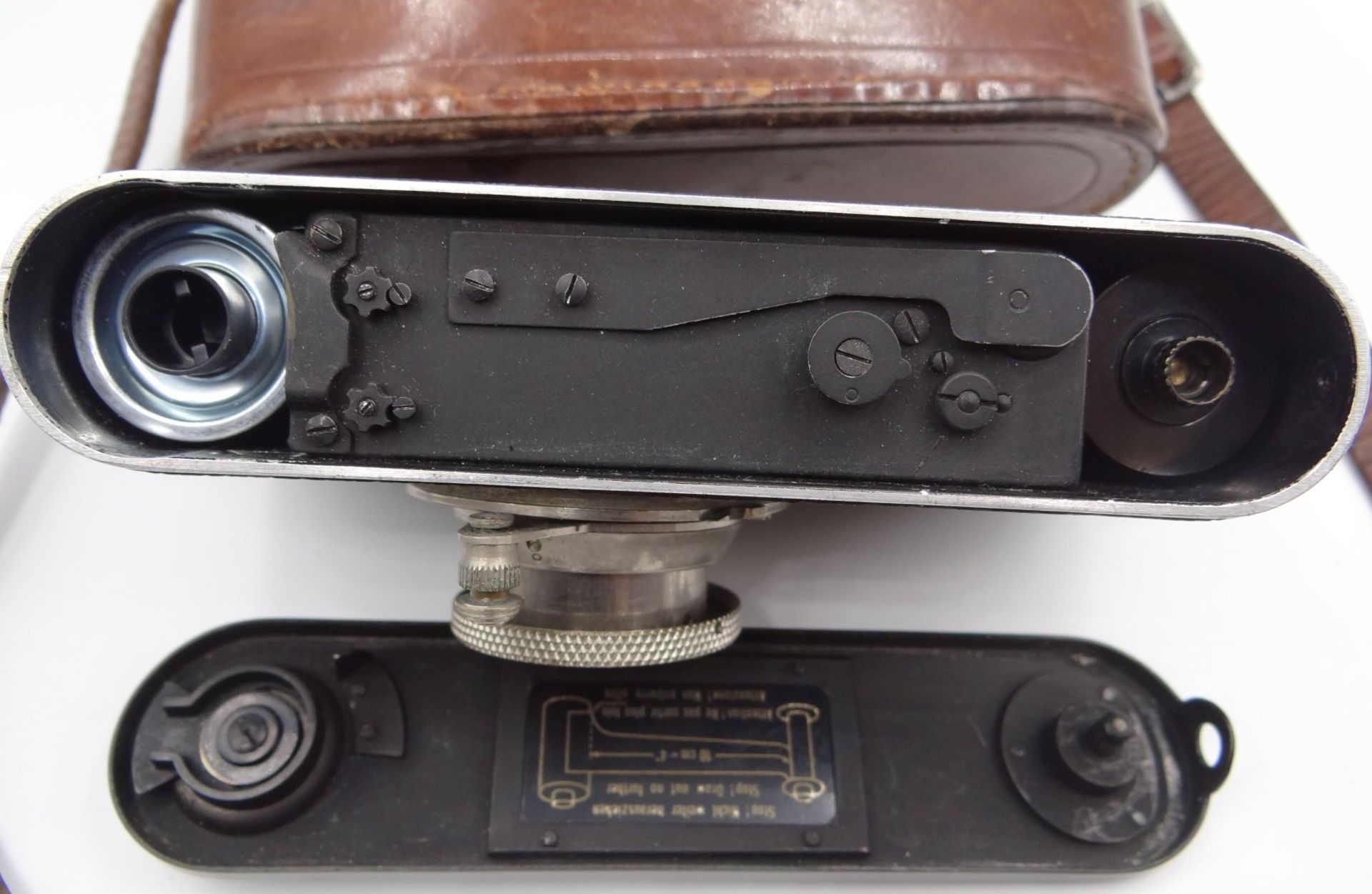 Kamera-Leica Standard Modell E in schwarzer Ausführung von 1936 , Nr. 196716, gut erhalten mit - Bild 6 aus 8