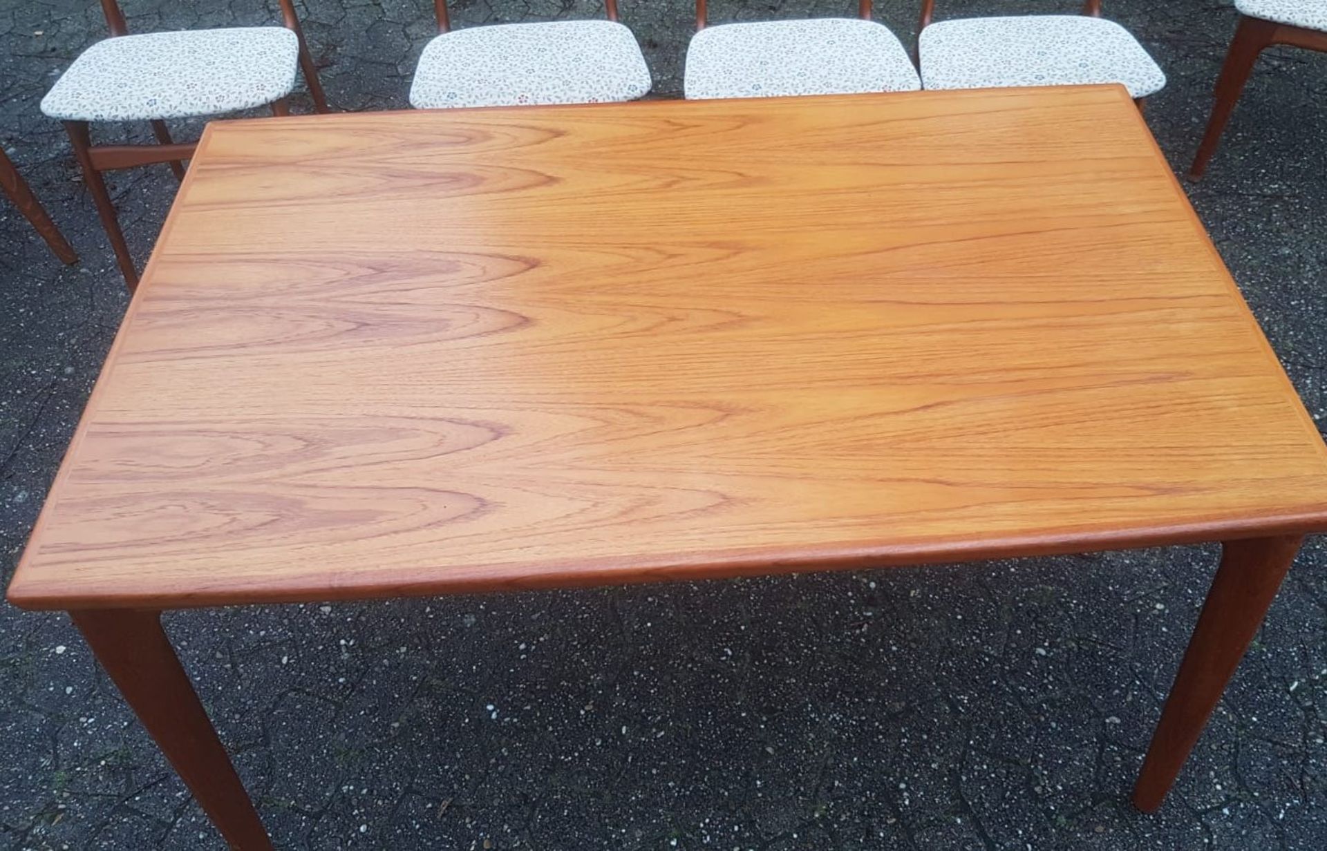 Dänisches Design, Teak Ausziehtisch mit 8 Stühlen "Glostrup" Danmark, Tisch gut erhalten, 1 - Image 3 of 8