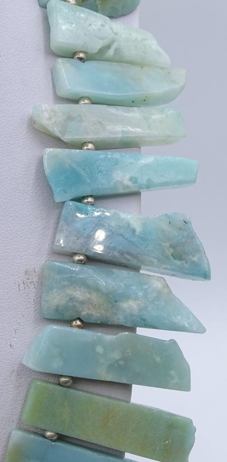 Schwere Chrysopras Halskette,versilberter Karabiner Verschluss,Steine haben verschiedene Größen,ca. - Bild 4 aus 5