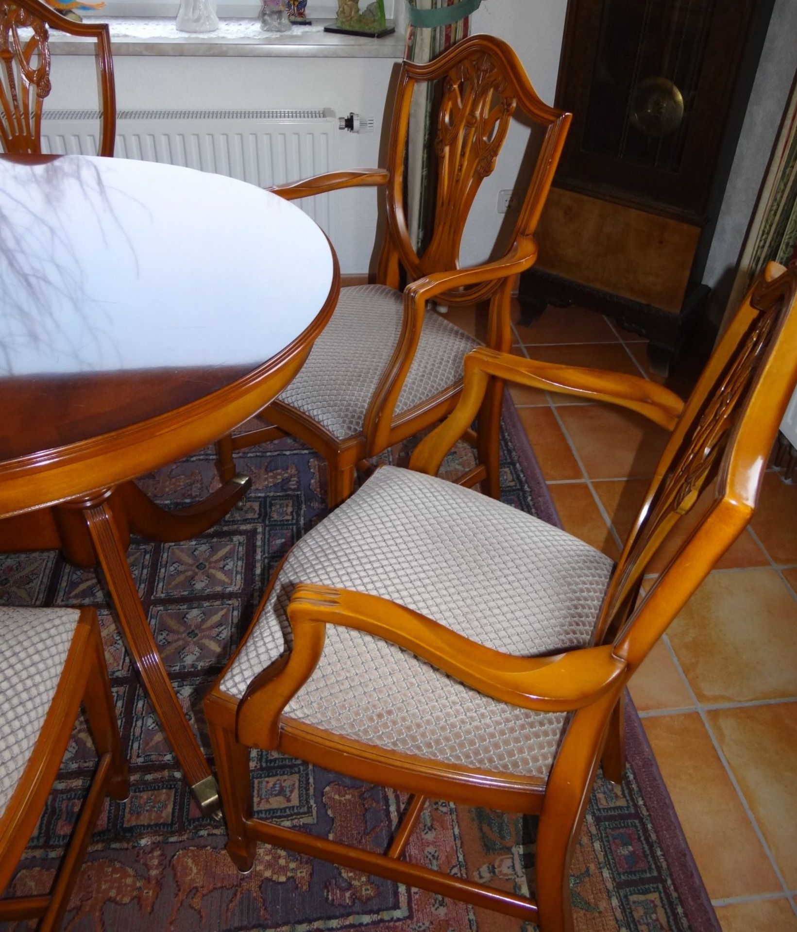 Esstisch mit 7 Stühlen im Sheraton-Stil, Kirsche, 3 Armlehnstühle, 4 Stühle, Tisch ausziehbar, - Bild 2 aus 8