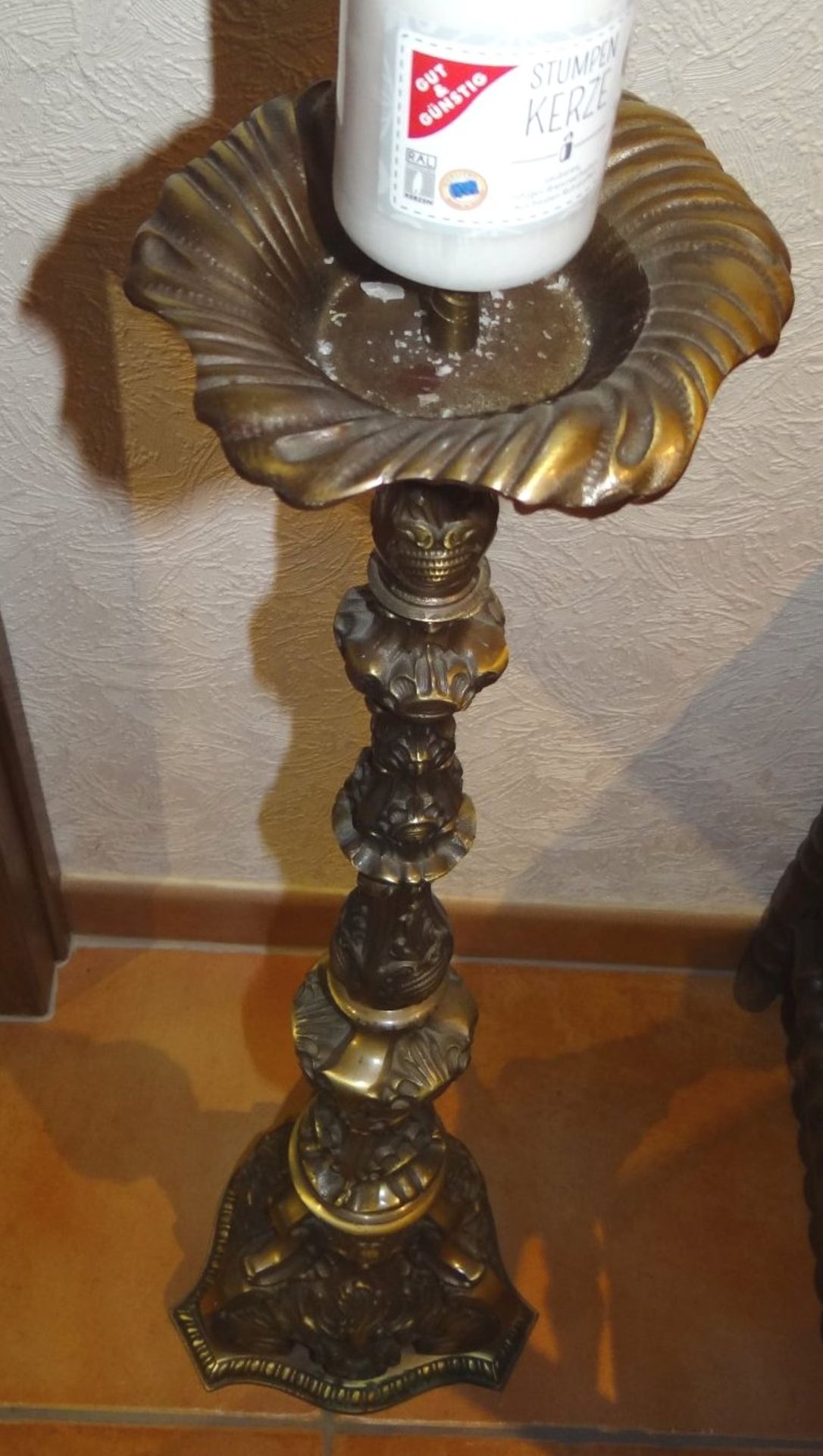 massiver Bronze-Kerzenhalter im Barockstil, H-84 cm - Bild 3 aus 3