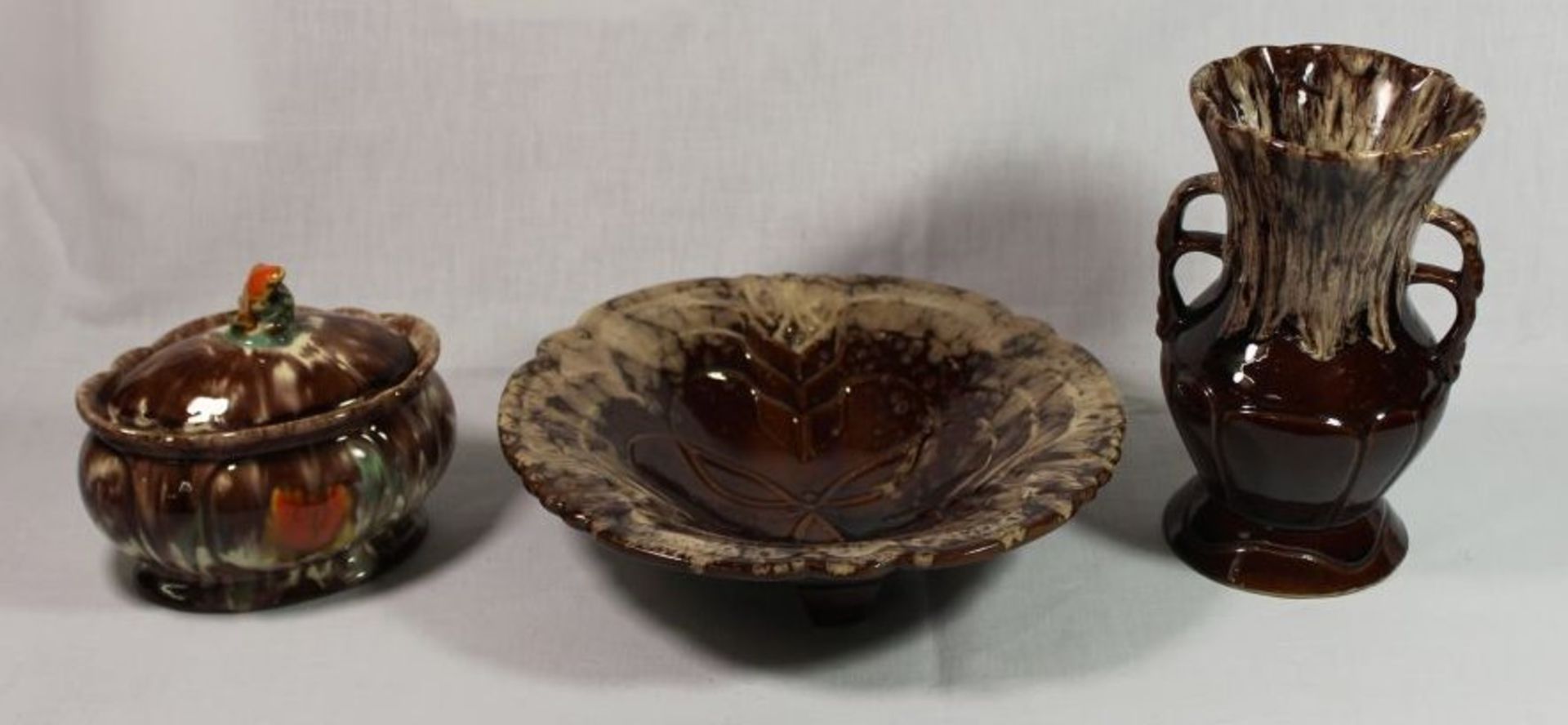 3 Teile Keramik, Laufglasur, Vase, Schale und Deckeldose, Vase H-19cm.