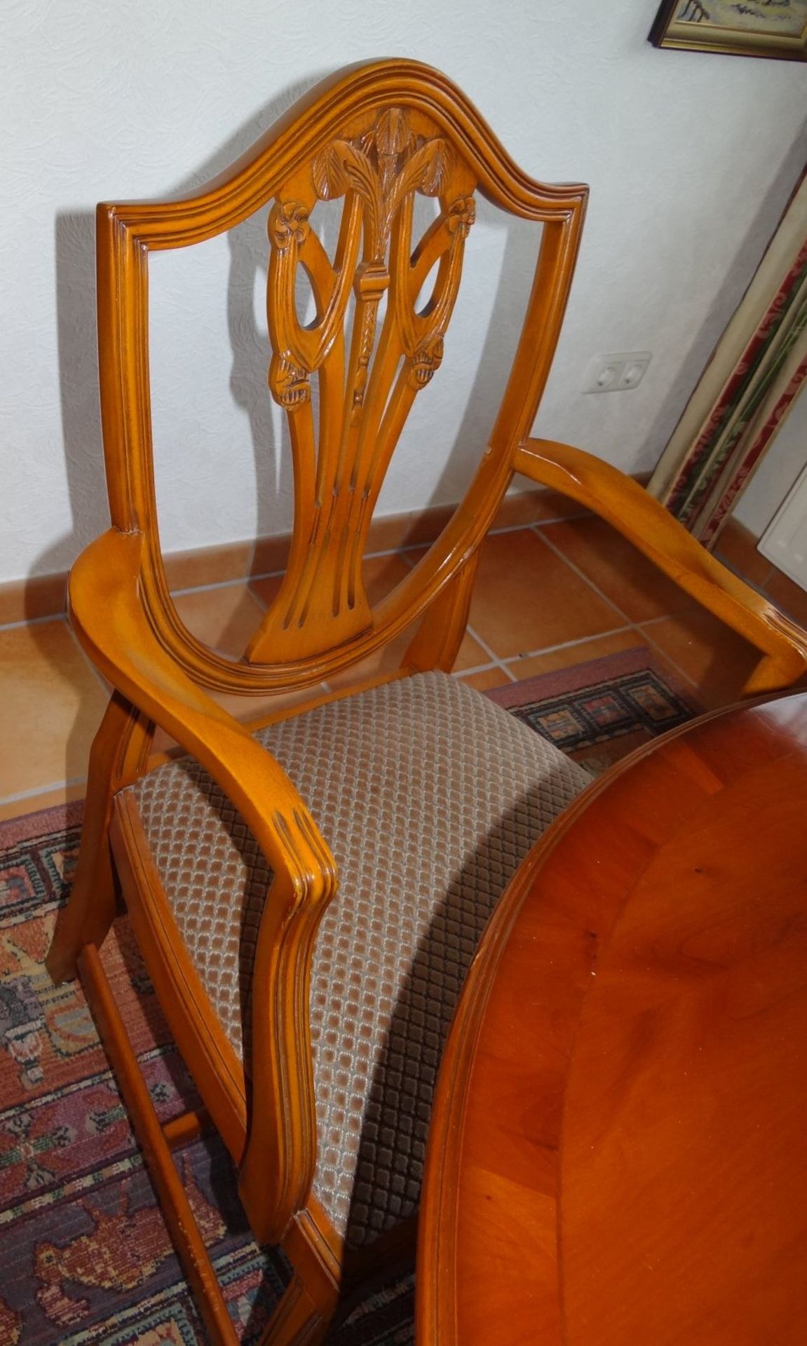 Esstisch mit 7 Stühlen im Sheraton-Stil, Kirsche, 3 Armlehnstühle, 4 Stühle, Tisch ausziehbar, - Bild 6 aus 8