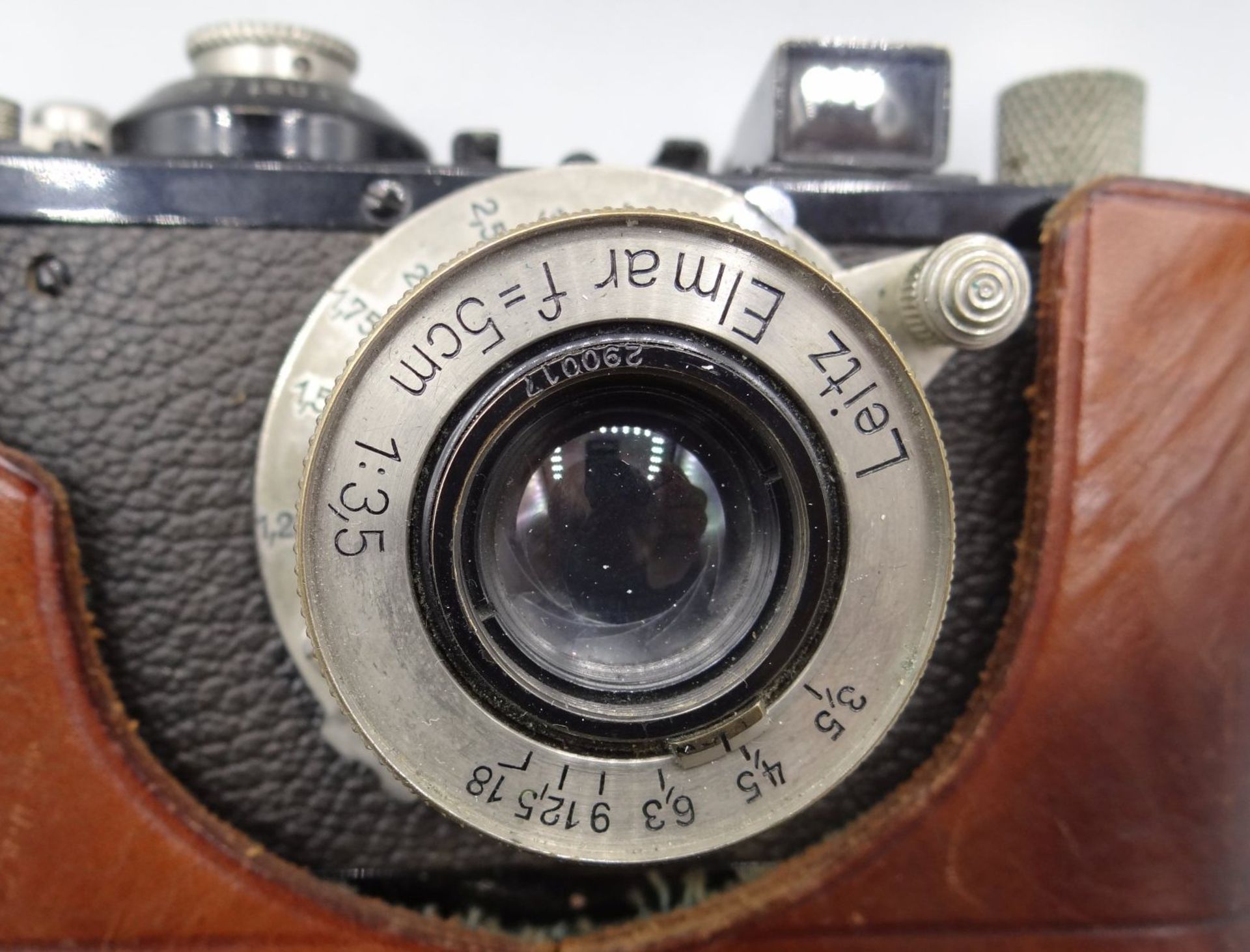 Kamera-Leica Standard Modell E in schwarzer Ausführung von 1936 , Nr. 196716, gut erhalten mit - Bild 3 aus 8