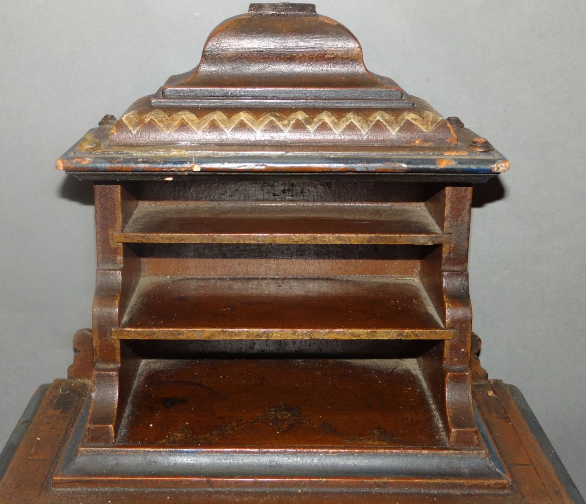 Miniatur Kabinettschrank um 1750, umlaufend und innen bemalt, H-42,5 cm, B-27 cm, T-16 cm, - Image 5 of 8
