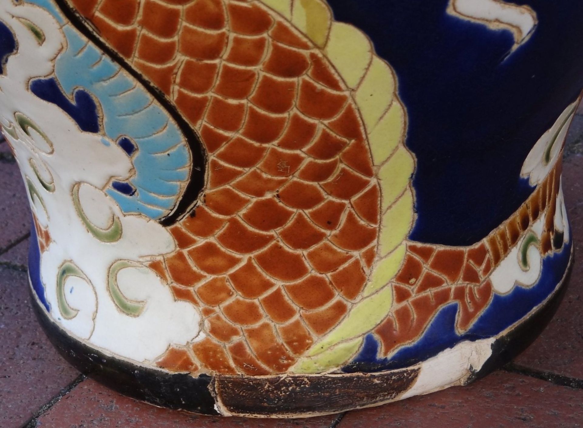 Bodenvase mit Drachendekor, China, bestossen, H-80 cm, älte - Bild 6 aus 8