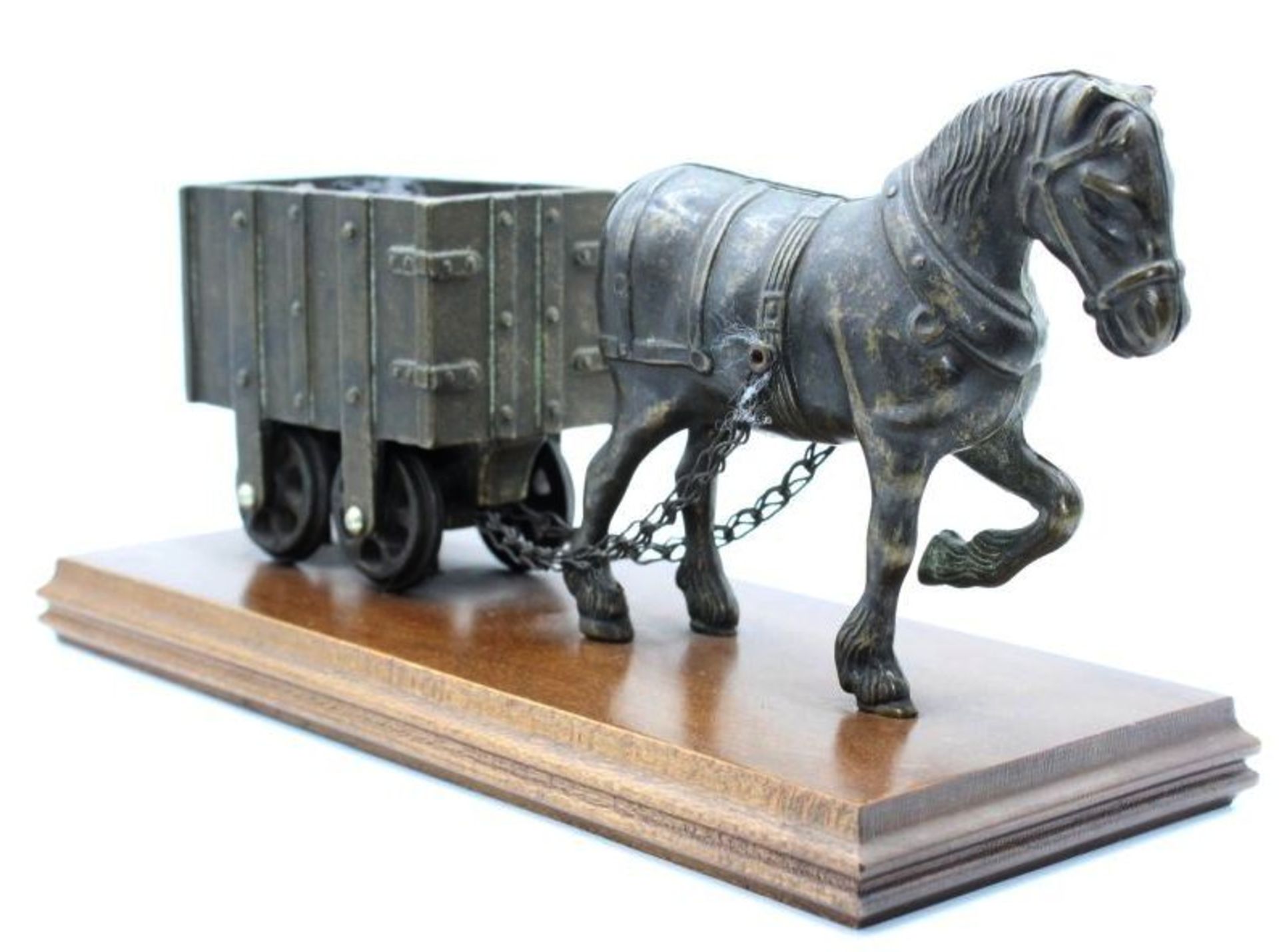 Pferd mit Lore auf Holz, Bronze, H-13cm L-25cm T-10,5cm. - Bild 2 aus 3
