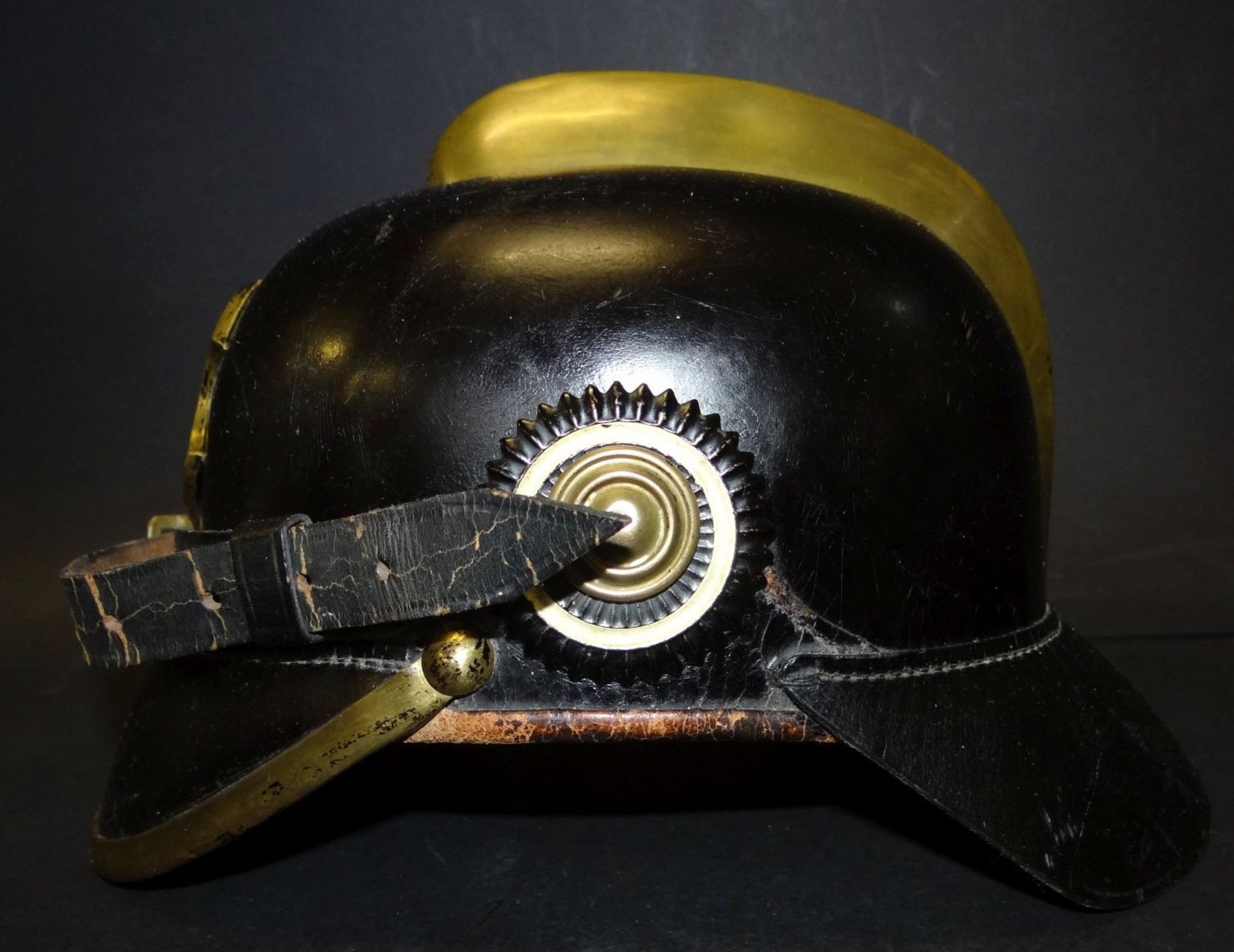 Feuerwehr-Helm mit Messing-Kamm, gut erhalten - Bild 3 aus 6