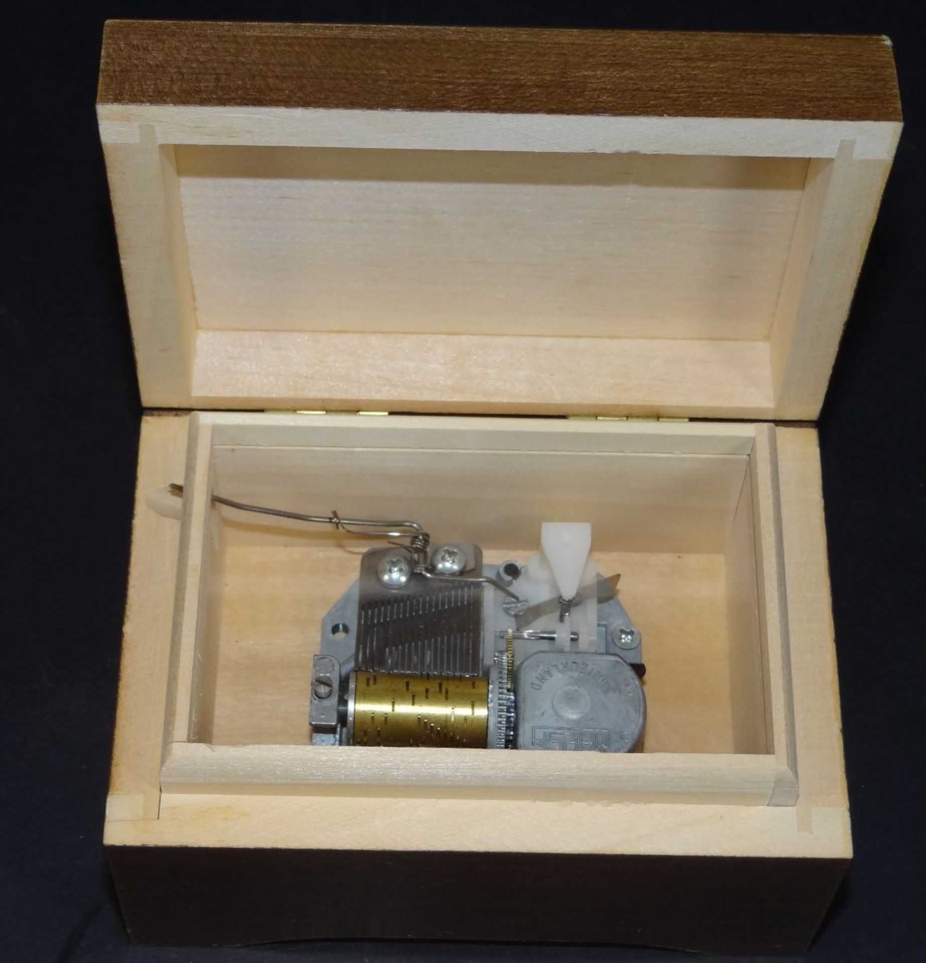 kl. Kasten mit Spieluhr, H-6 cm, B-11 cm - Bild 3 aus 6
