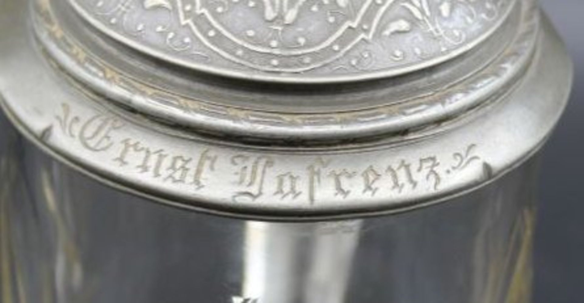 Bierkrug, um 1900, beschliffen, Zinndeckel mit Namensgravur, H-19cm. - Bild 2 aus 3