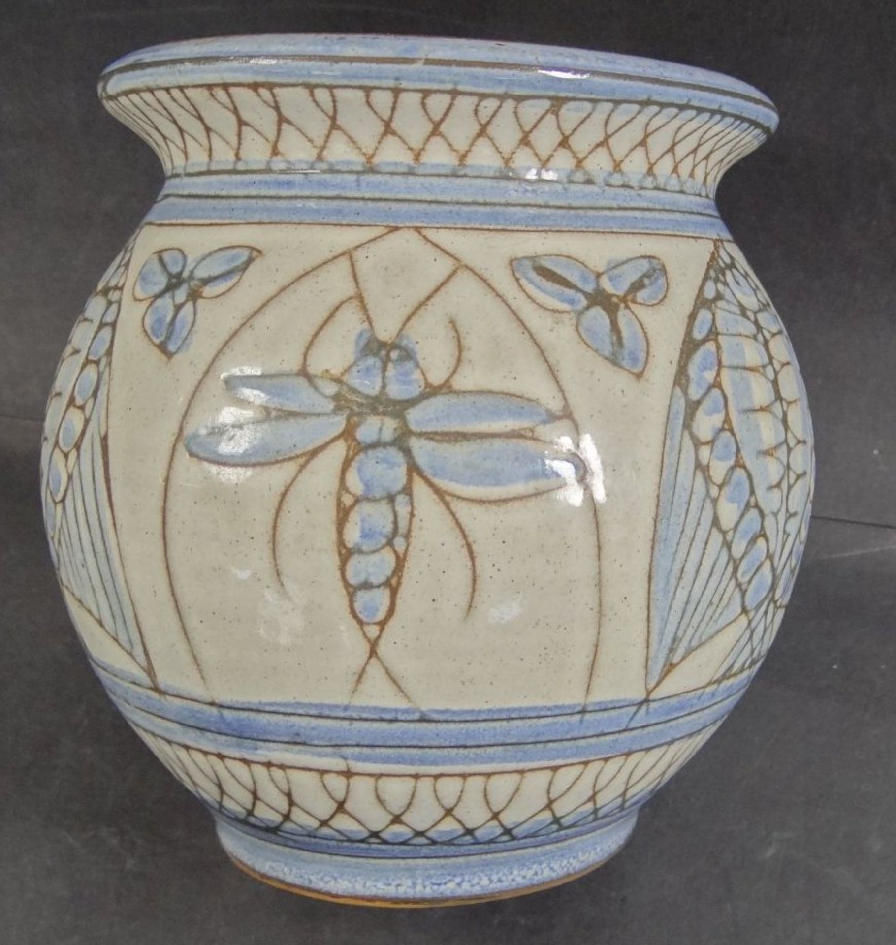 Künstler-Vase mit Fisch- und Bienendekor, signiert, H-14 c - Bild 3 aus 5