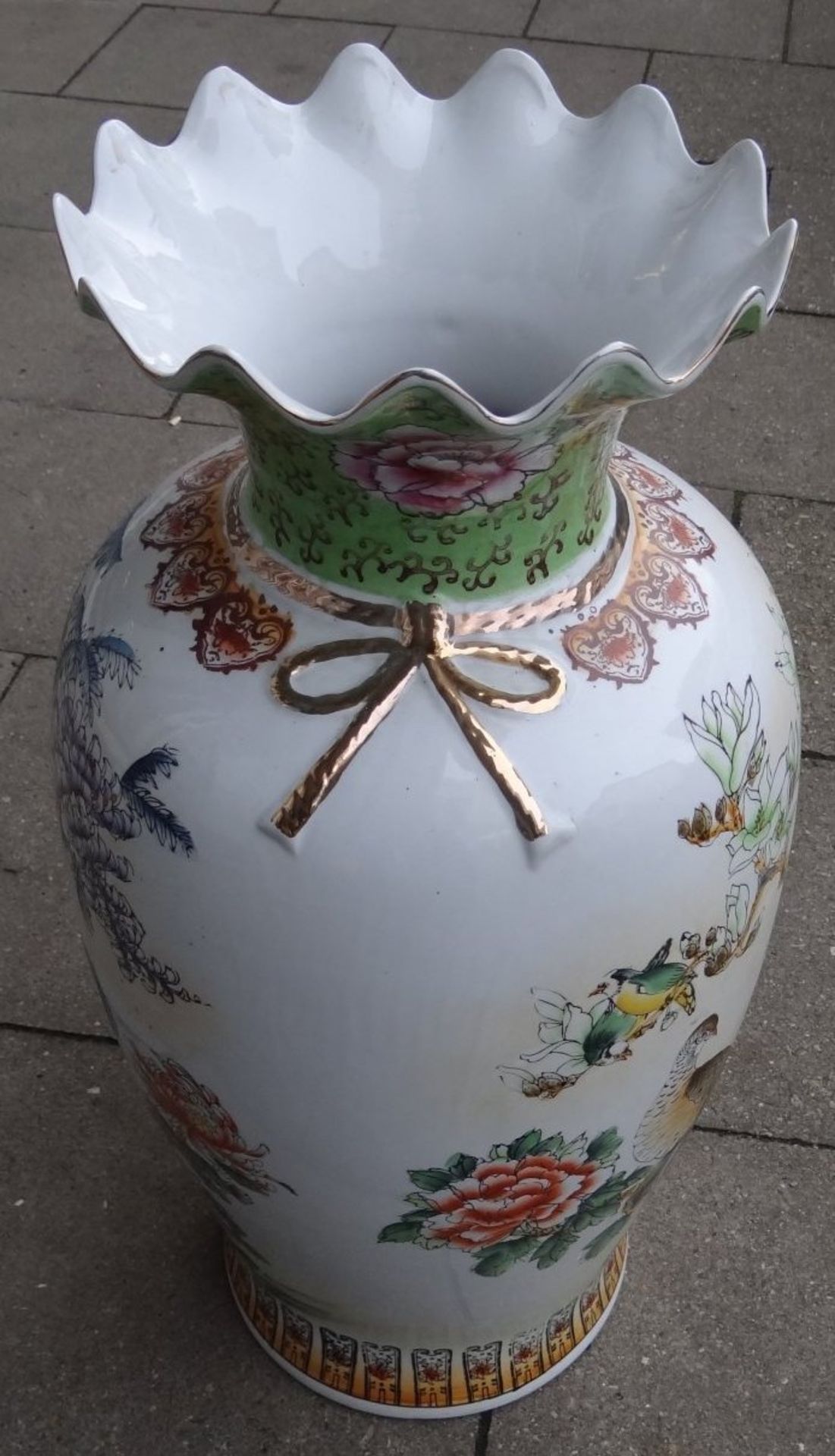 grosse Ming-Bodenvase, limited Edition, mit Pfauendekor, H-60 cm, D-23 cm - Bild 4 aus 5