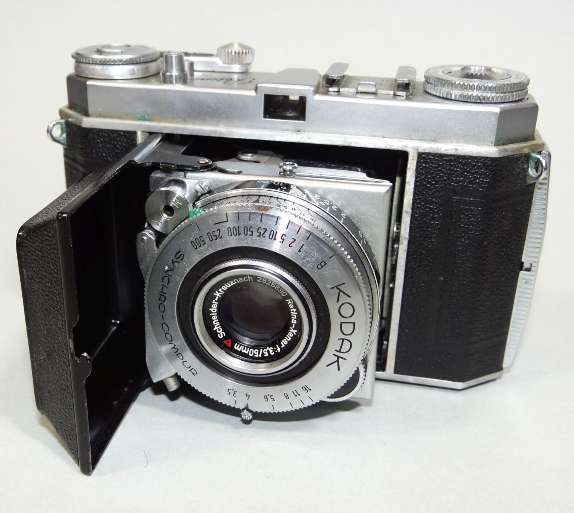 Fotoapparat "Kodak Retina Ia" in Ledertasche