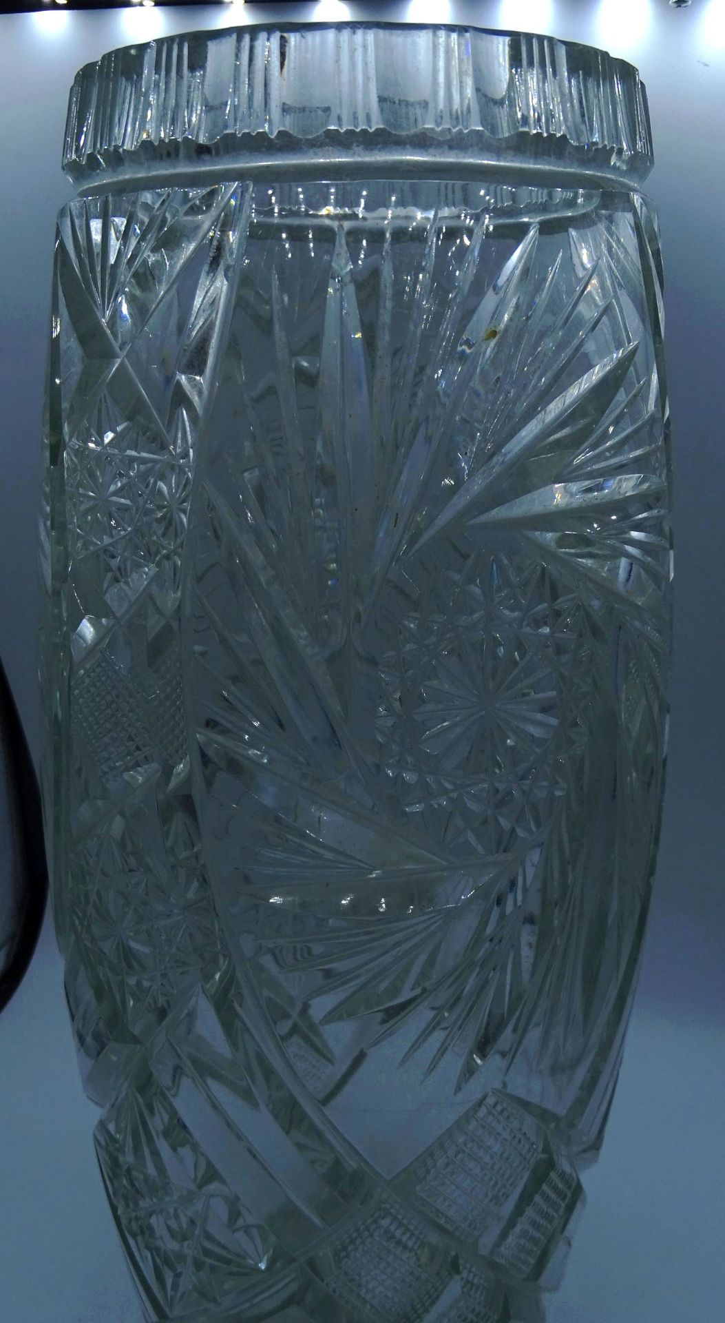 hohe, schwere Kristall-Vase mit Schliff, H-38 cm - Bild 2 aus 3