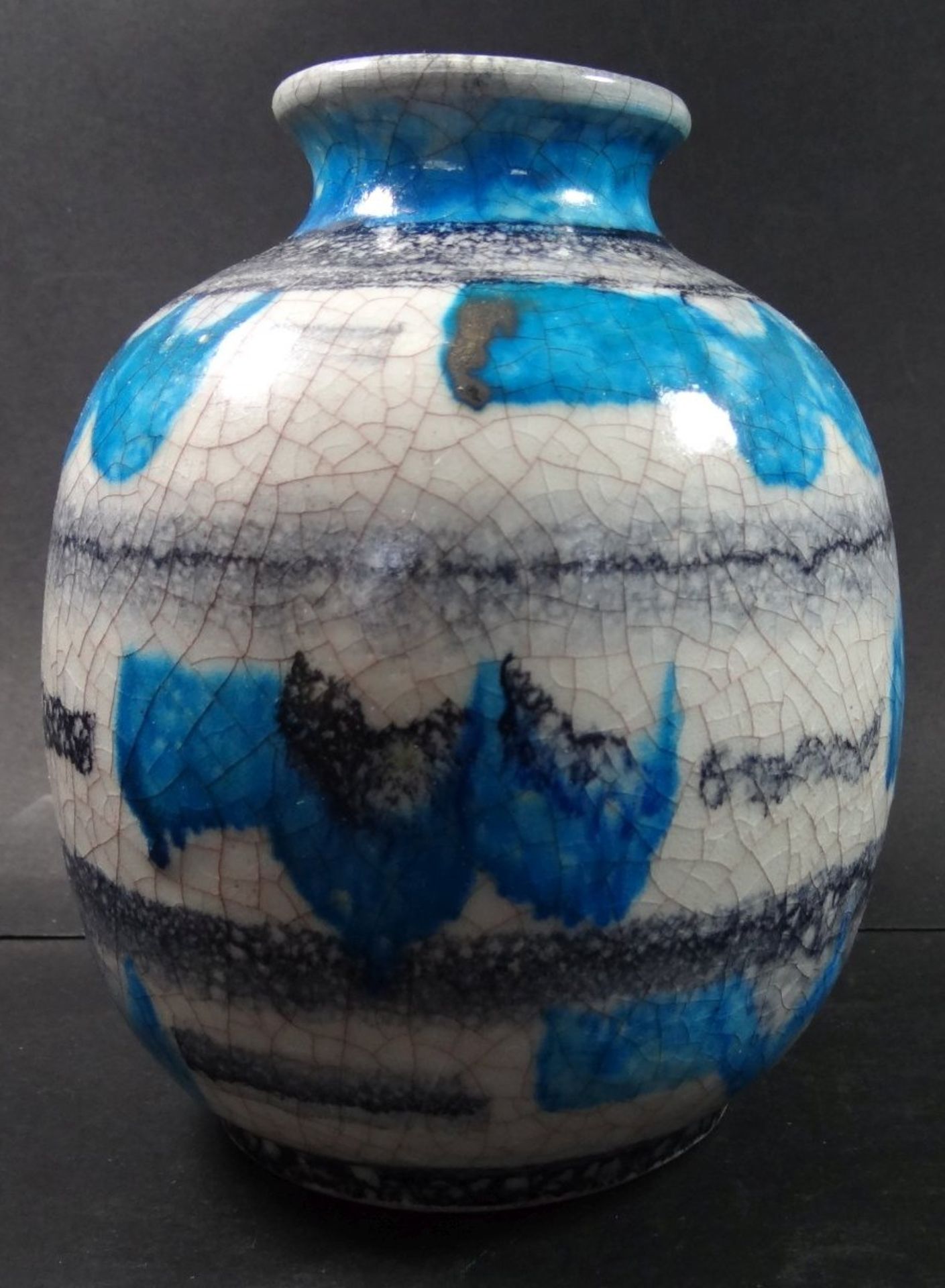 Kunstkeramik-Vase mit Herst.Zeichen, H-15 cm