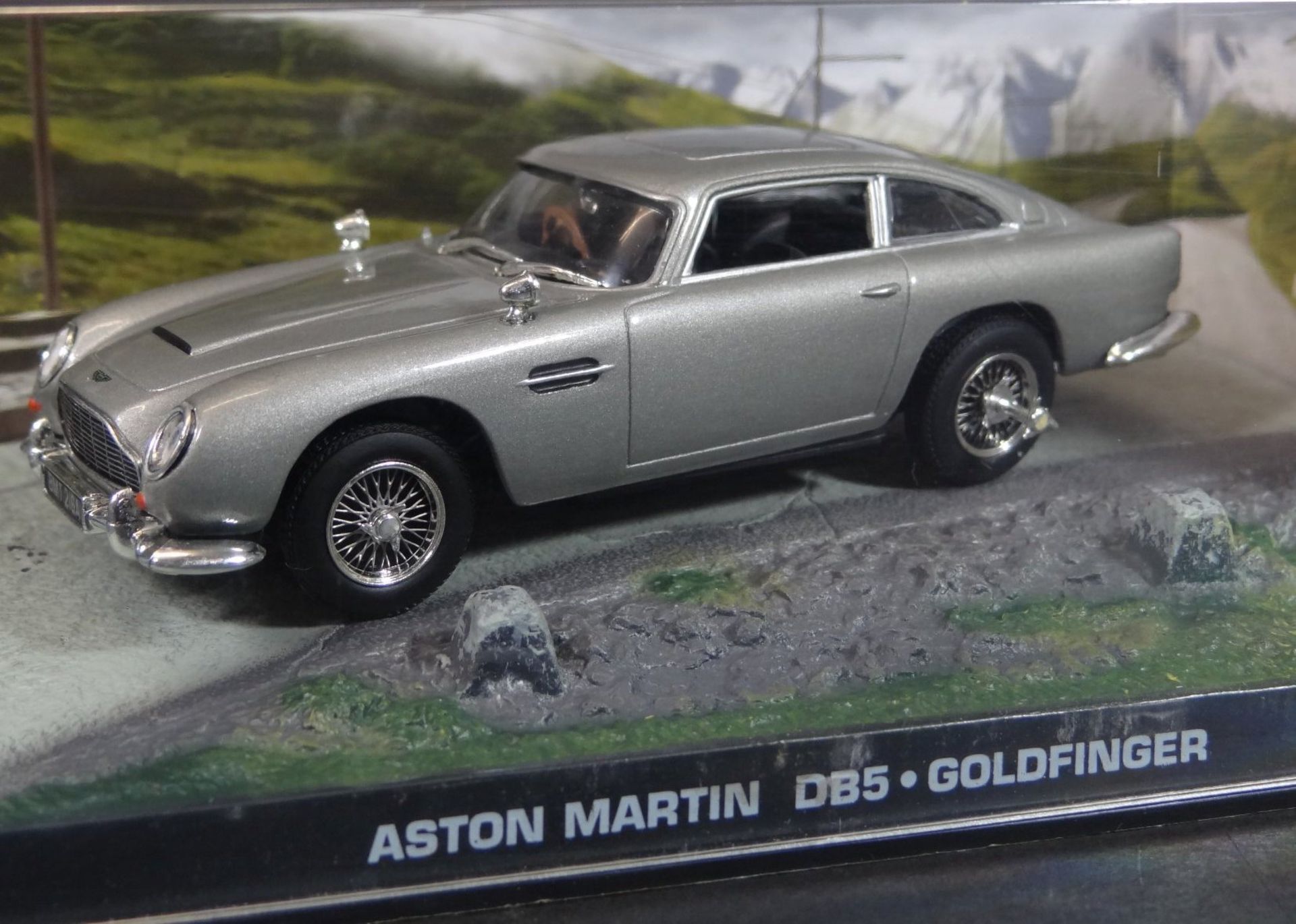 Goldfinger Modellauto "Aston Martin" Neuwertig in Display - Bild 5 aus 5