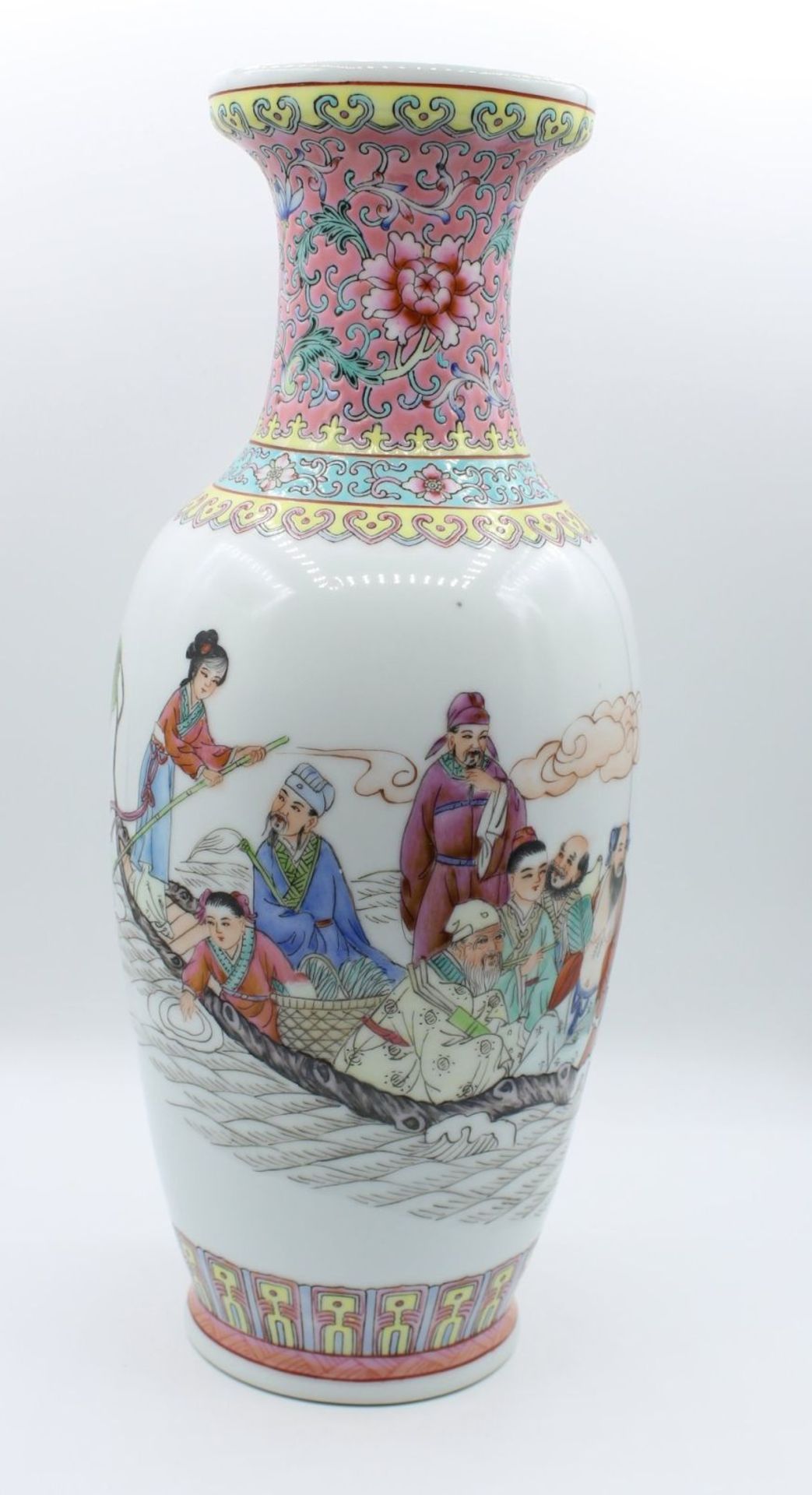 Hohe Vase, China, Personenbemalung, rote Marke, H-32cm.