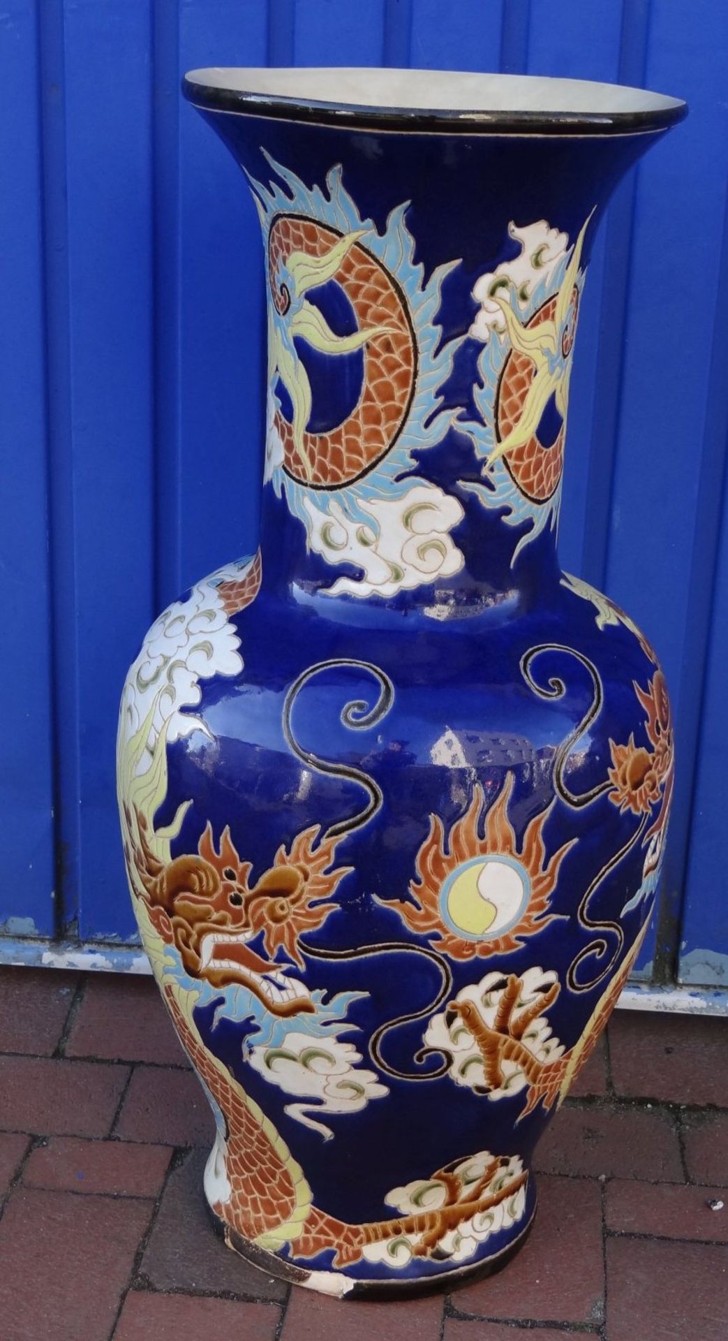 Bodenvase mit Drachendekor, China, bestossen, H-80 cm, älte - Bild 2 aus 8