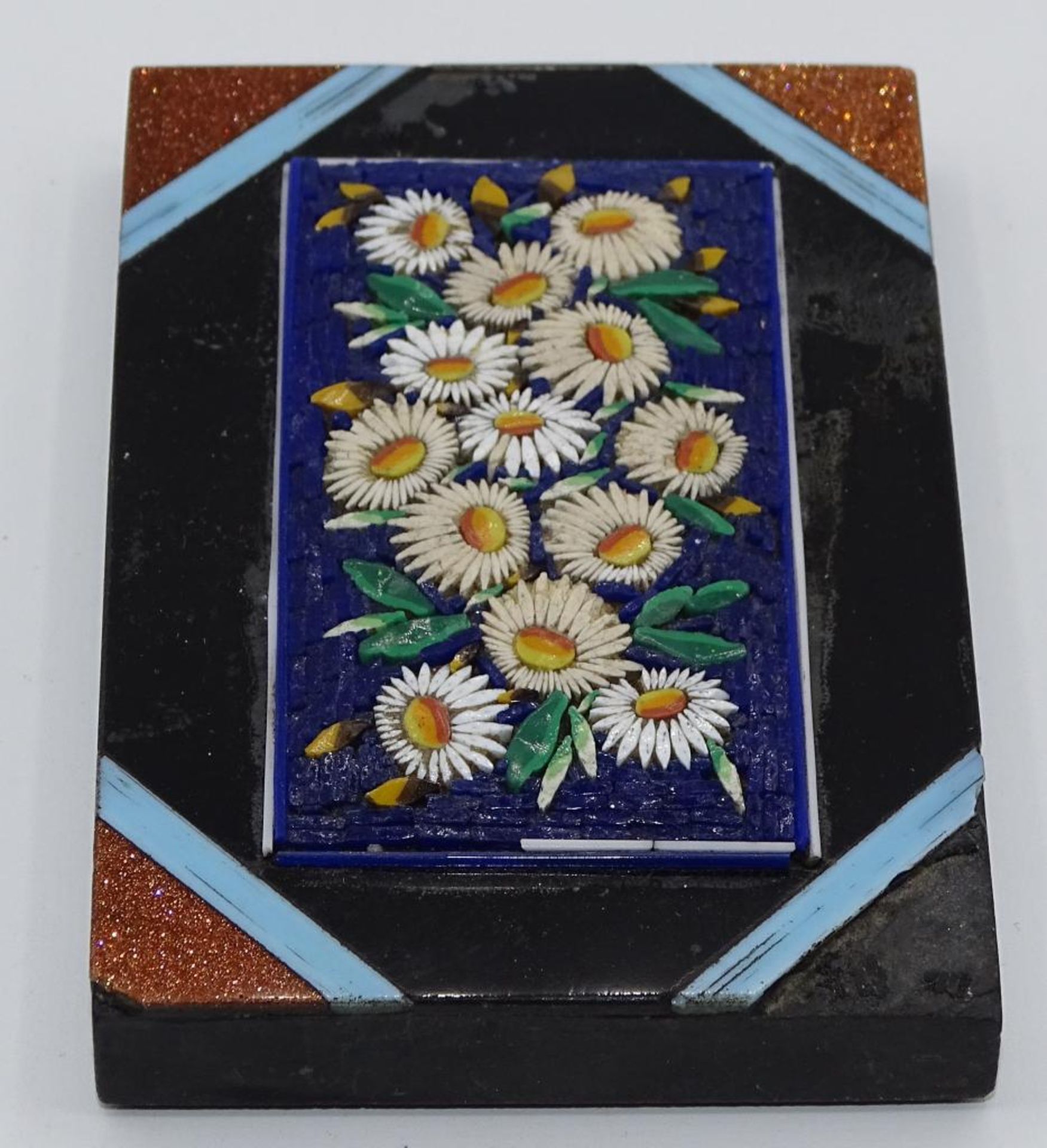Briefbeschwerer,mit Mosaik,Florales Dekor,Goldfluss,eine Ecke fehlt,9,0x6,0cm