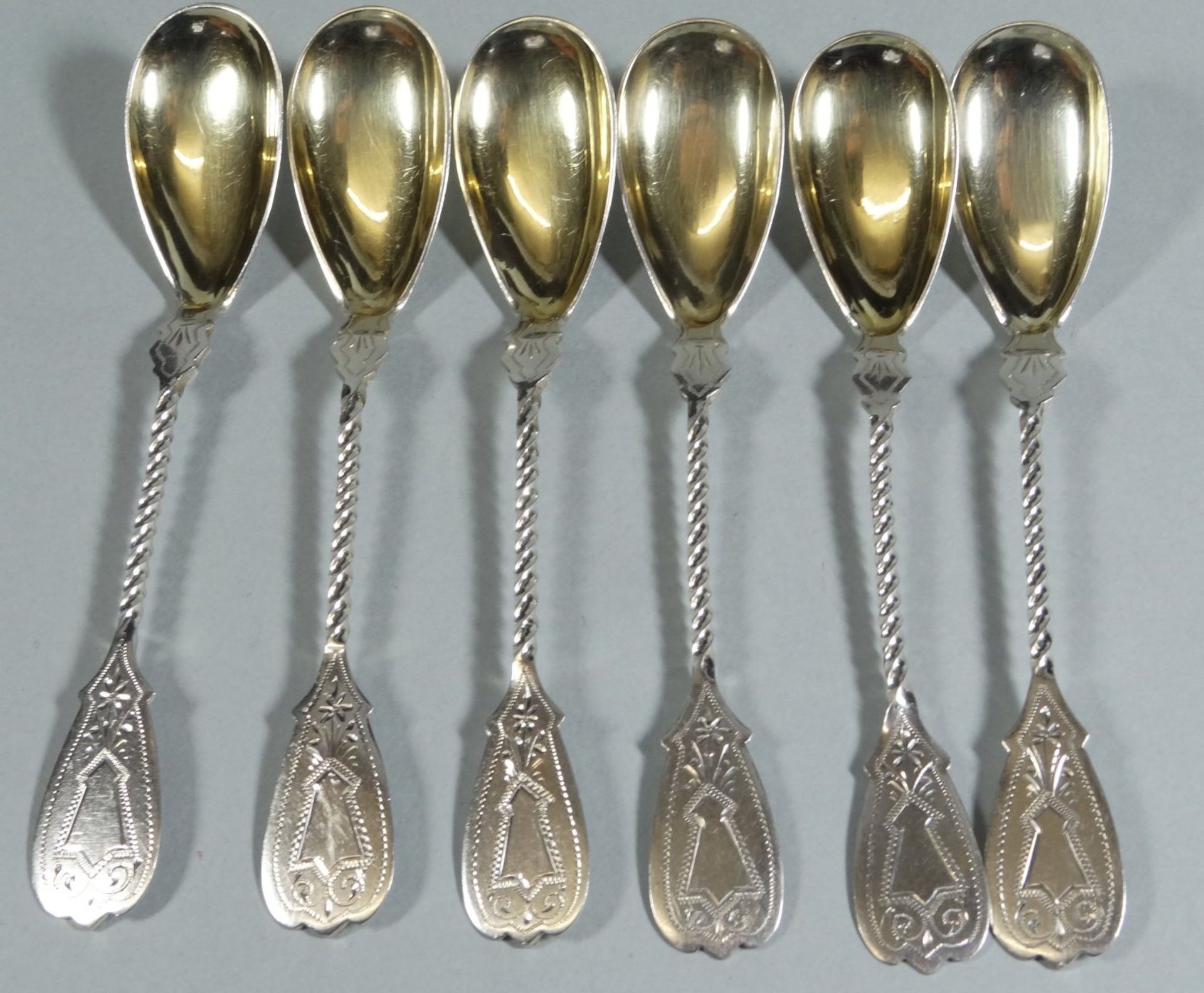 6 Teelöffel, Silber, Laffe vergoldet, gedrehter Stiel, verso Widmung, L-12 cm, 48 gram