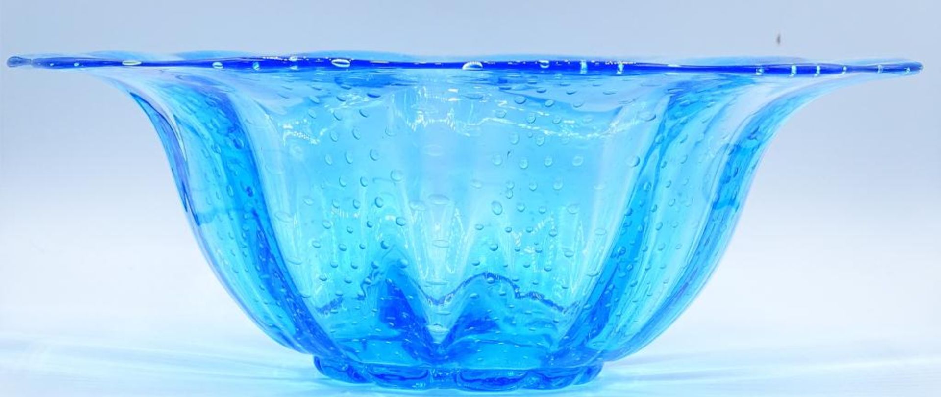 grosse Kristallschale, blau getönt, mit Luftbläschen, H-11 cm, D-31 cm, Handarbe - Bild 2 aus 4