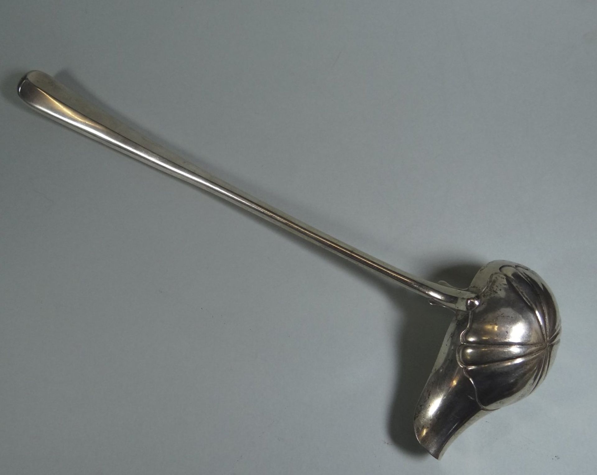 grosse Silber-Bowlen-Kelle, innen vergoldet, Silber geprüft, L-36 cm, 154 gr - Bild 4 aus 6