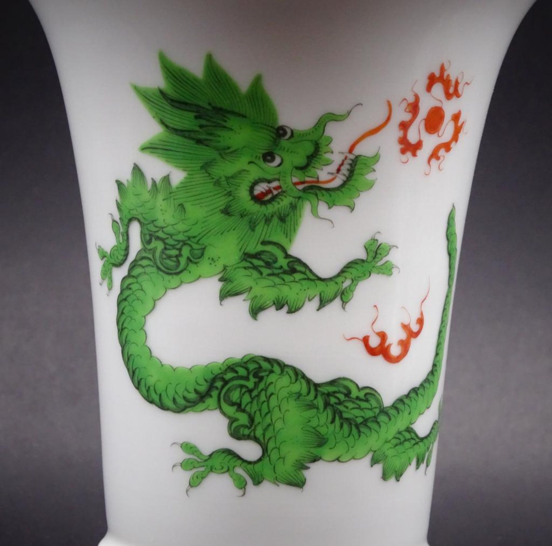 Vase "Meissen" grüner Hofdrache, Goldrand, Schwertermarke, 1.Wahl, H-14 c - Bild 3 aus 7