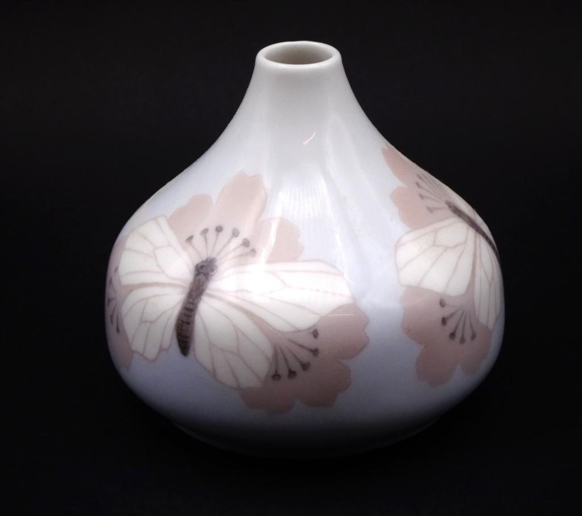 kleine Jugendstil-Vase "Royal Copenhagen", Schmetterlinge, H-8 cm, D-9 cm - Bild 4 aus 7