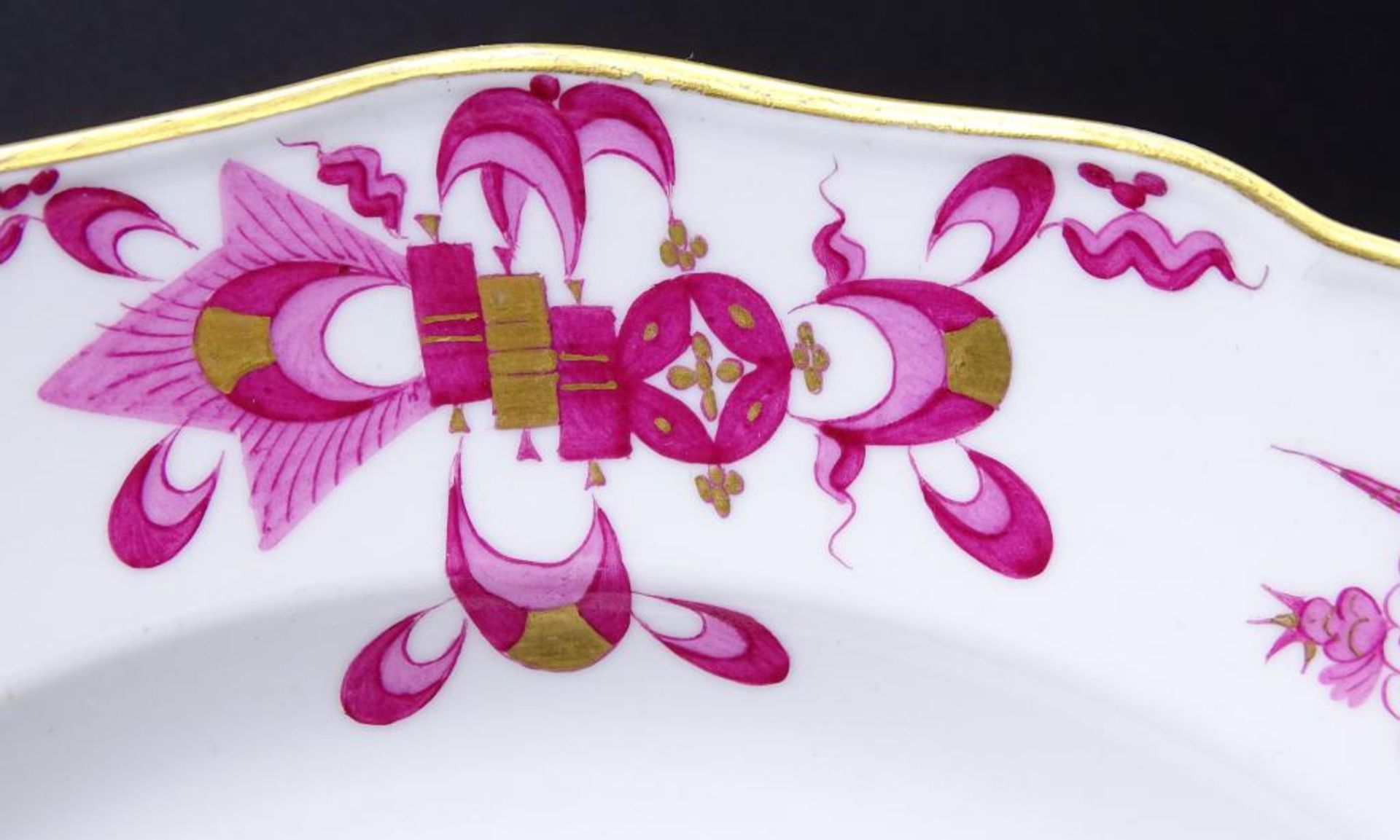 Teller "Meissen" Purpurdrachen mit Gold, 19.Jhd., Schwerter, 1.Wahl, D-24 cm - Bild 3 aus 5