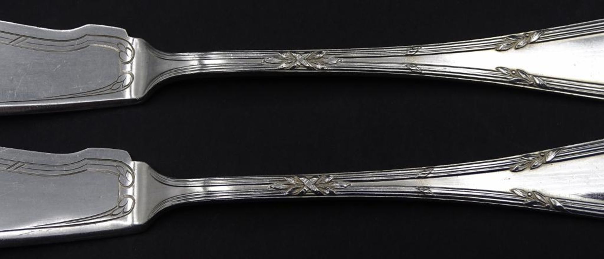 Zwei Vorlegeteile,Silber 800/000,Ziermonogramm,L- 21cm,ges.Gew.92gr. - Bild 5 aus 7