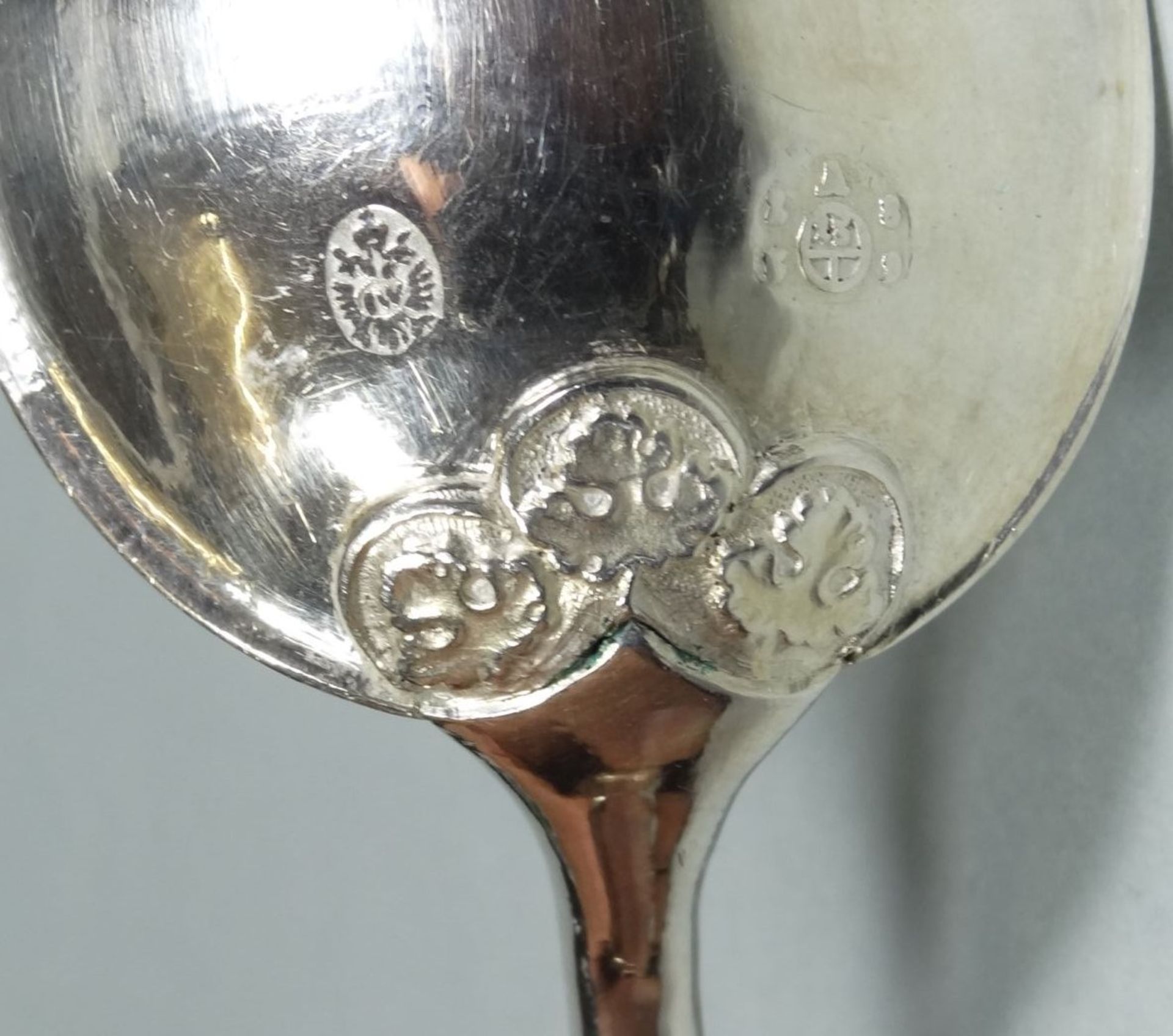 4-tg. Kinder (?) Besteck, in Pappschachtel, 13 lötiges Silber um 1840, Ziermonogramm, L- max. 19 cm, - Bild 6 aus 6