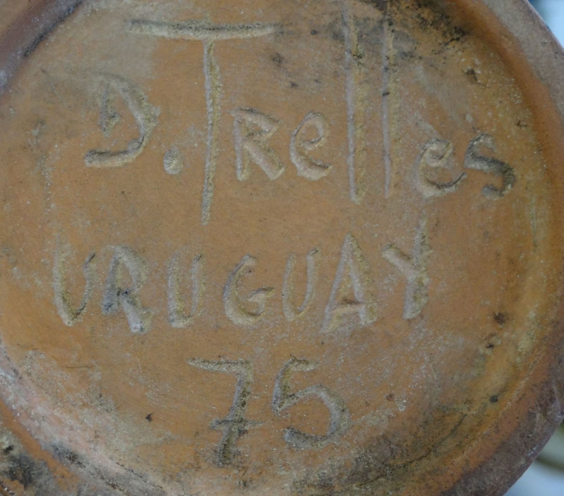 zylindrische Künstlervase mit Strandszene, in Boden signiert "D. Trelles, 75, Uruguay", H-21 cm, D- - Bild 7 aus 7