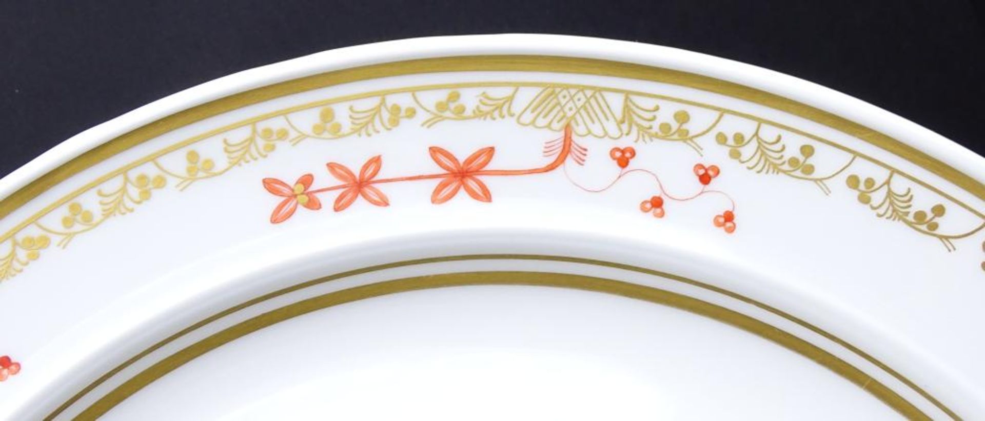 grosse Art Deco Platte "Meissen" rote stilis. Blumen mit Gold, Entw. Prof. Paul Börner, D-27 cm, - Bild 3 aus 6