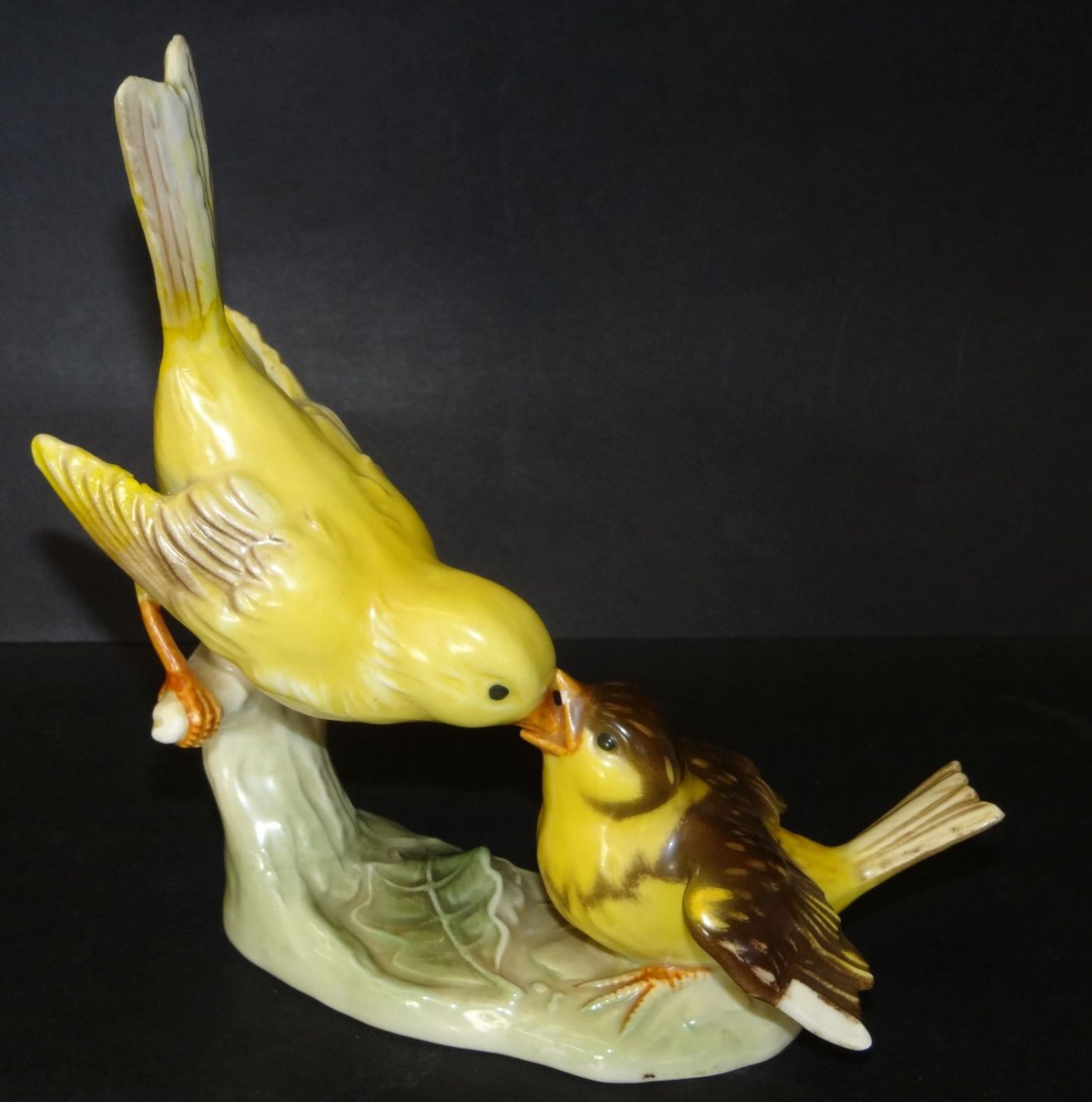 aufplusternder Vogel "Goebel", älter, bemalt, H-12,5 cm, anbei Kanarienvogel mit Hunges "Goebel" - Bild 7 aus 10